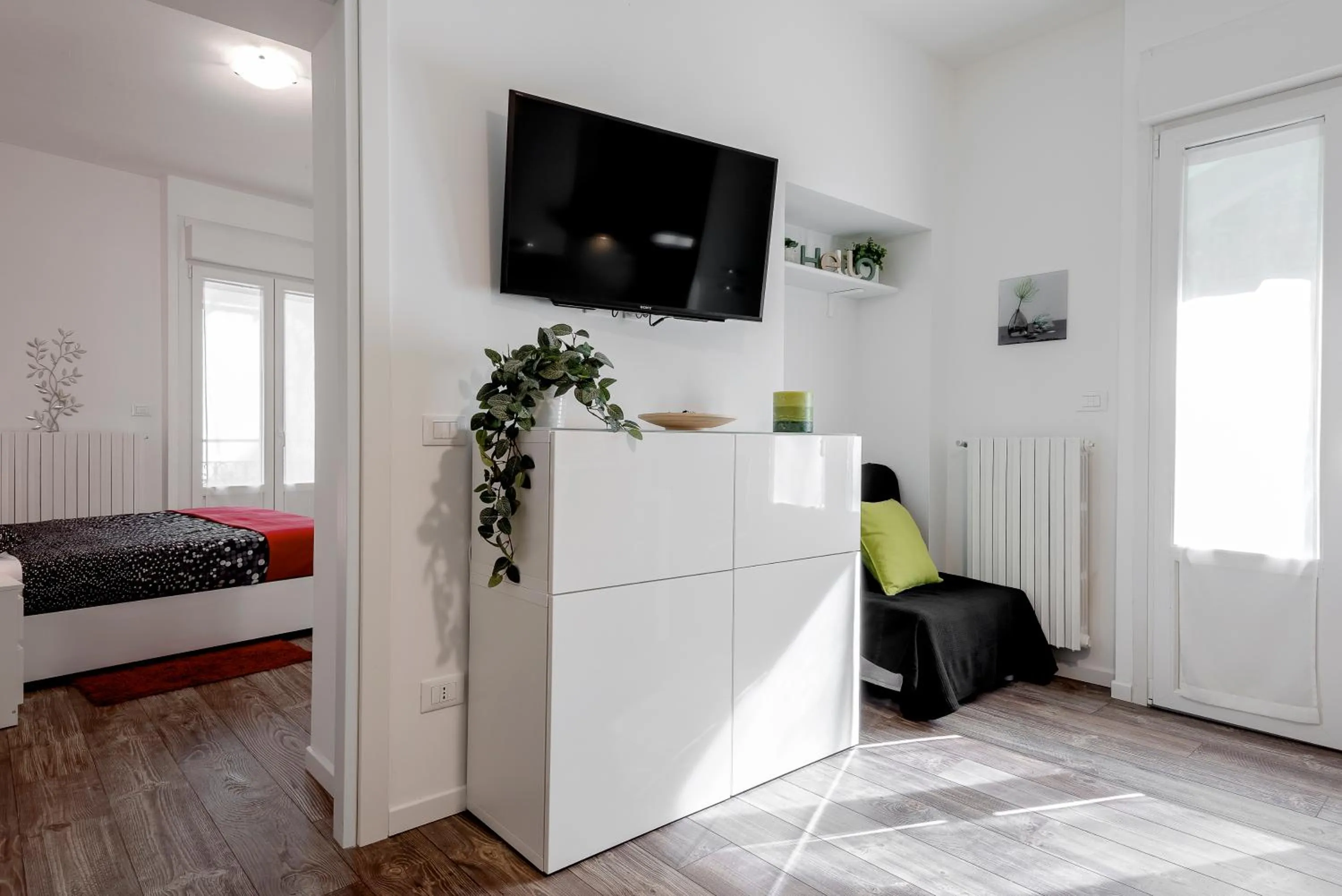 Seating area, Bed in StayEasy Filzi11 - 3 Bedrooms, 2 baths - Central Station