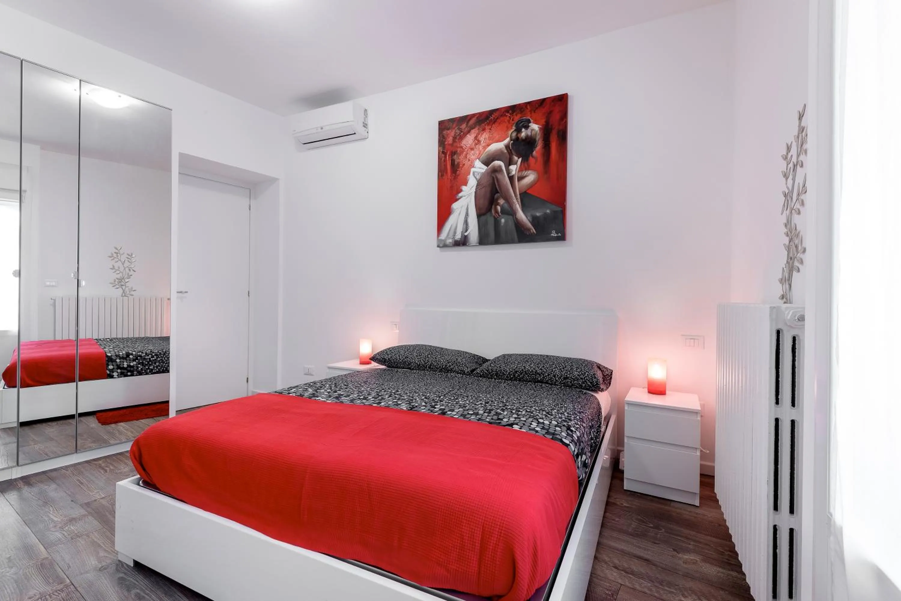 Bedroom, Bed in StayEasy Filzi11 - 3 Bedrooms, 2 baths - Central Station
