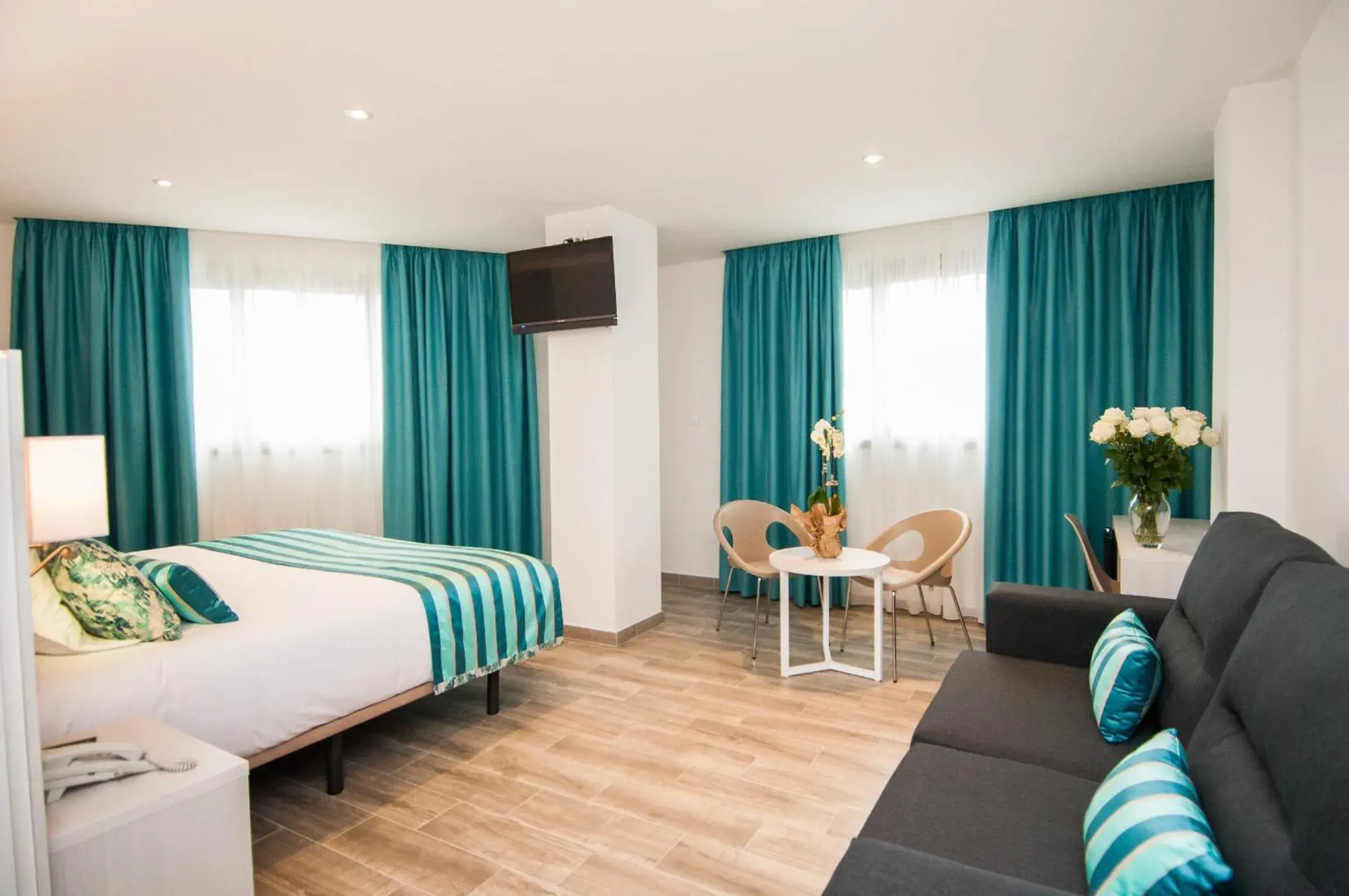 Bedroom, Bed in Hotel Censal Bedroom, Bed in Hotel Censal