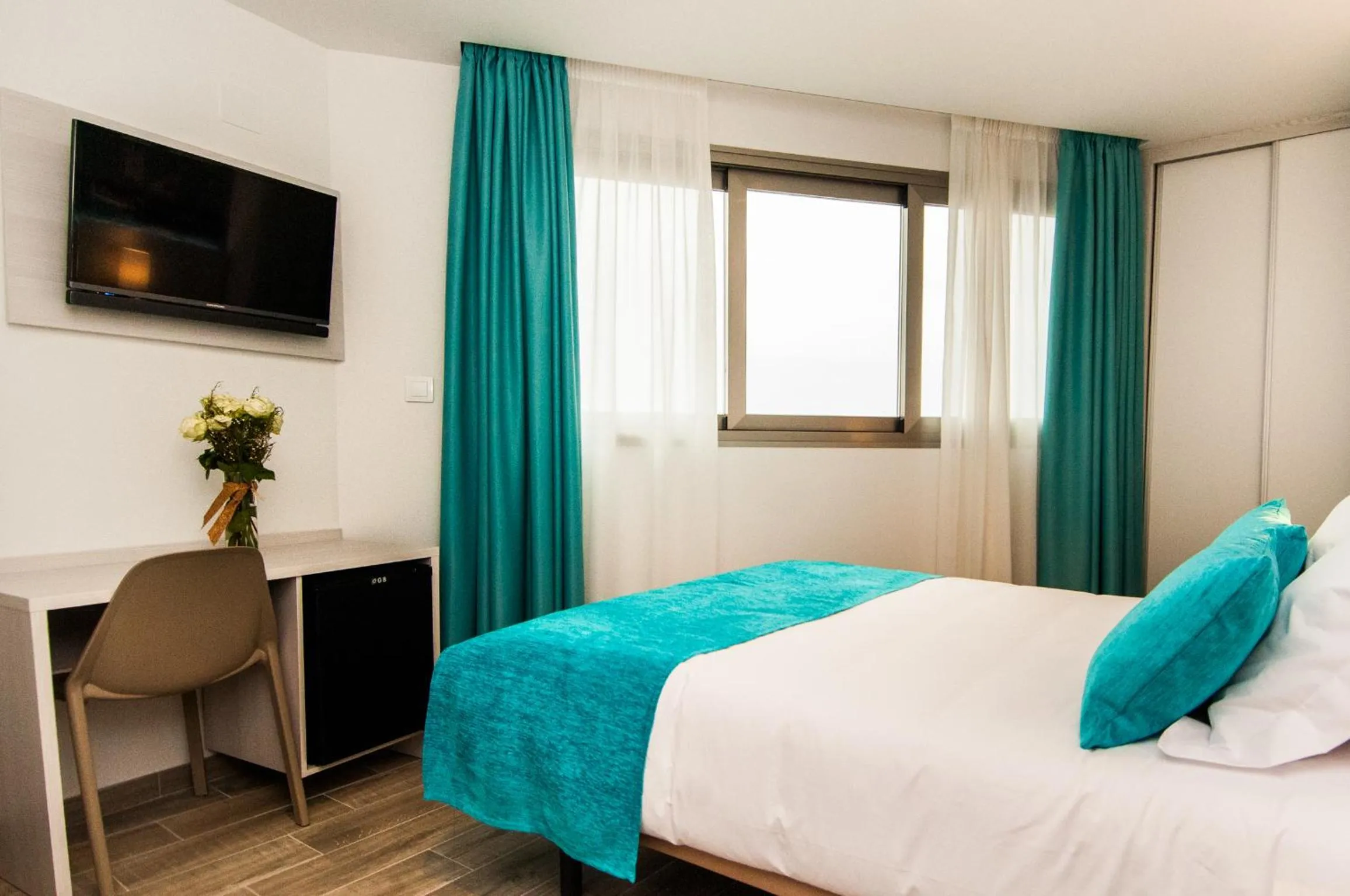 Bedroom, Bed in Hotel Censal