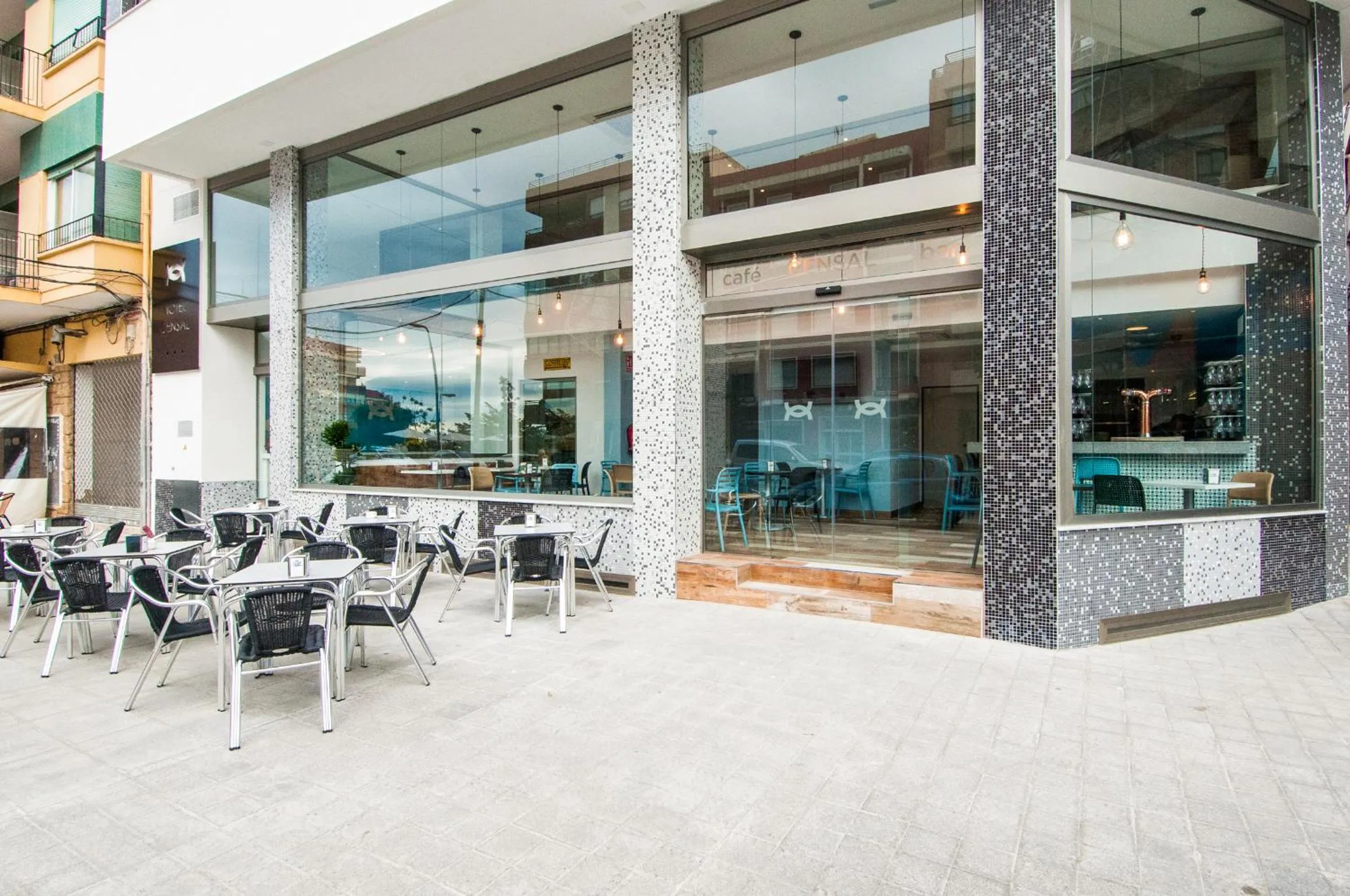 Facade/entrance in Hotel Censal