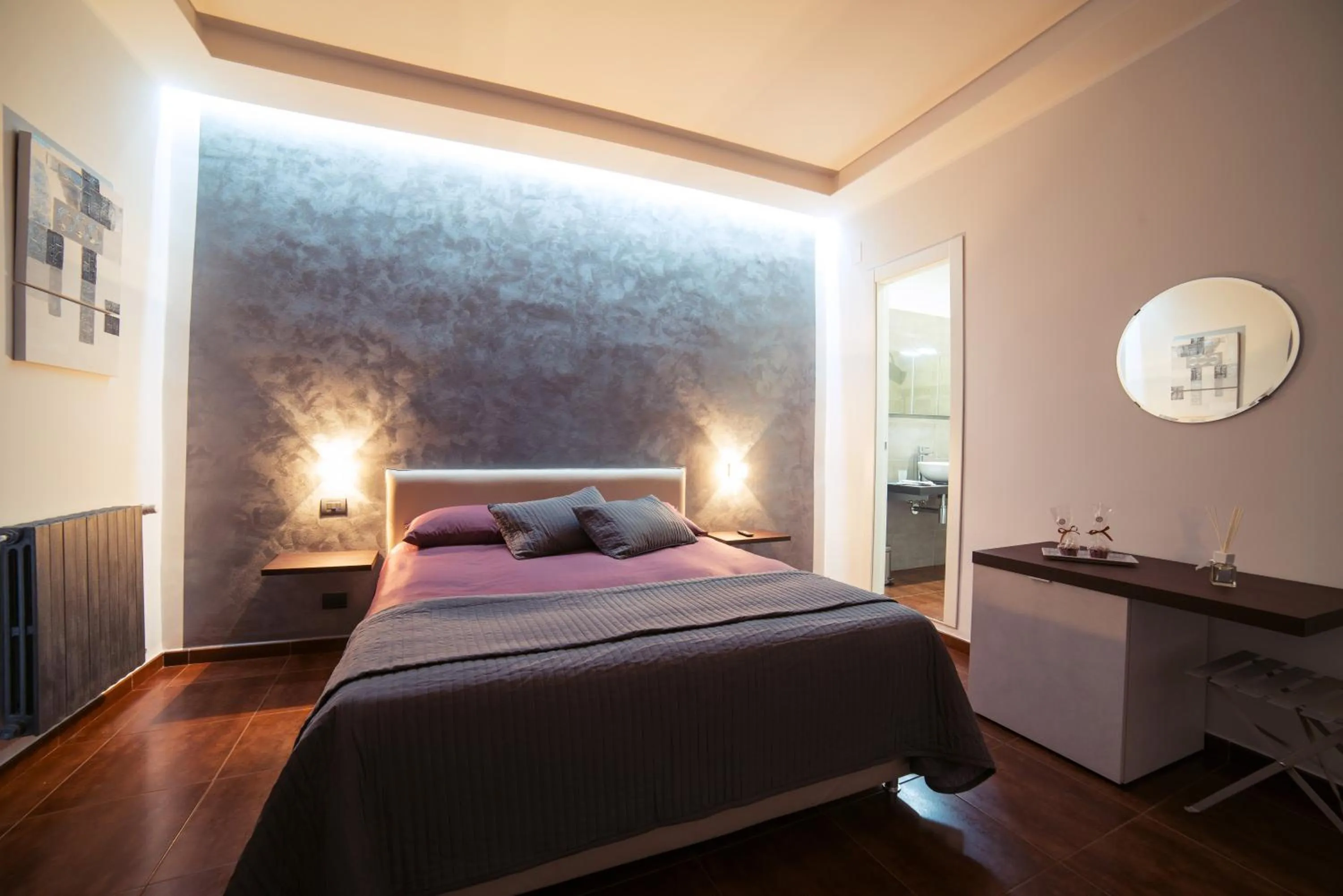 Photo of the whole room, Bed in Glam House