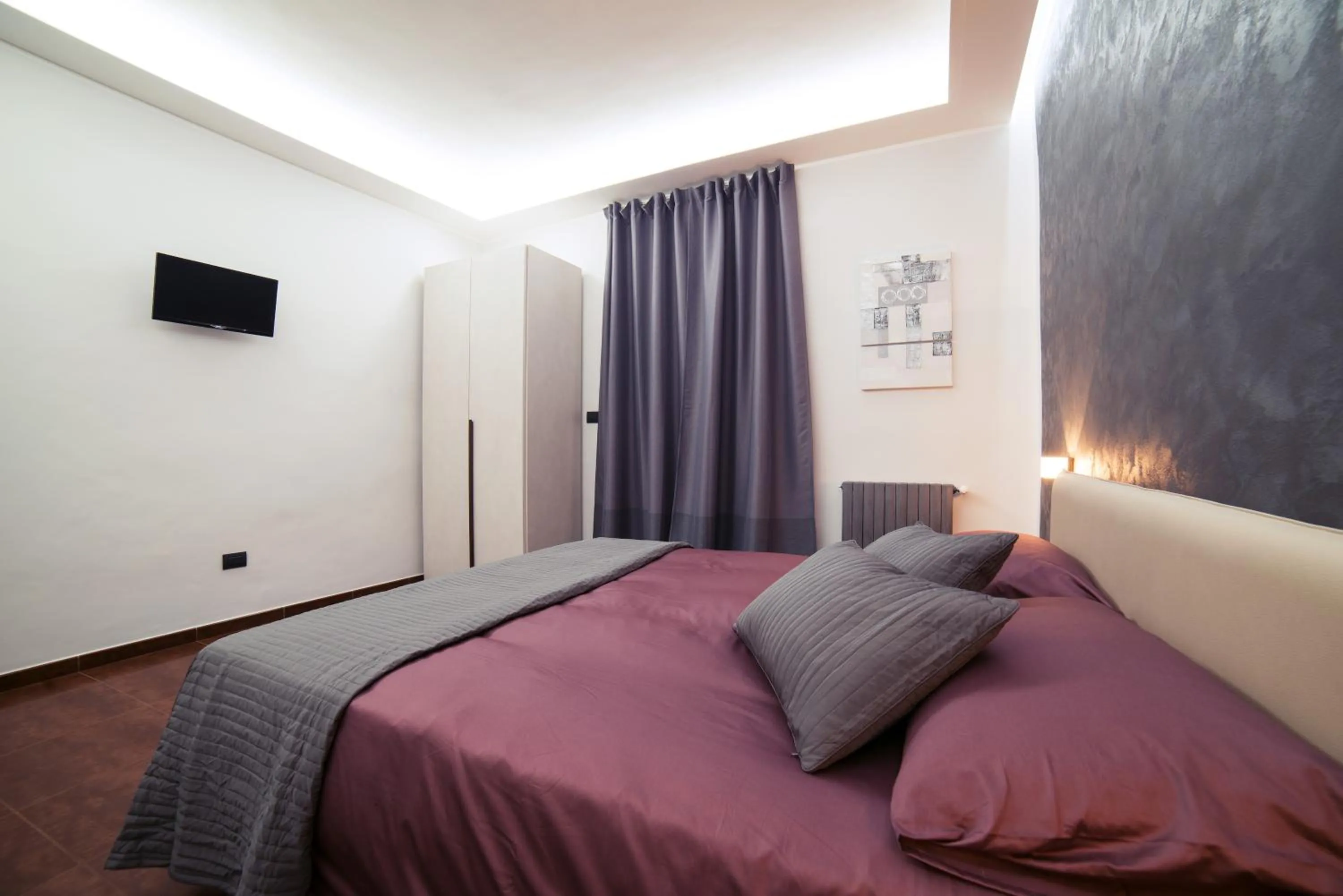 Photo of the whole room, Bed in Glam House