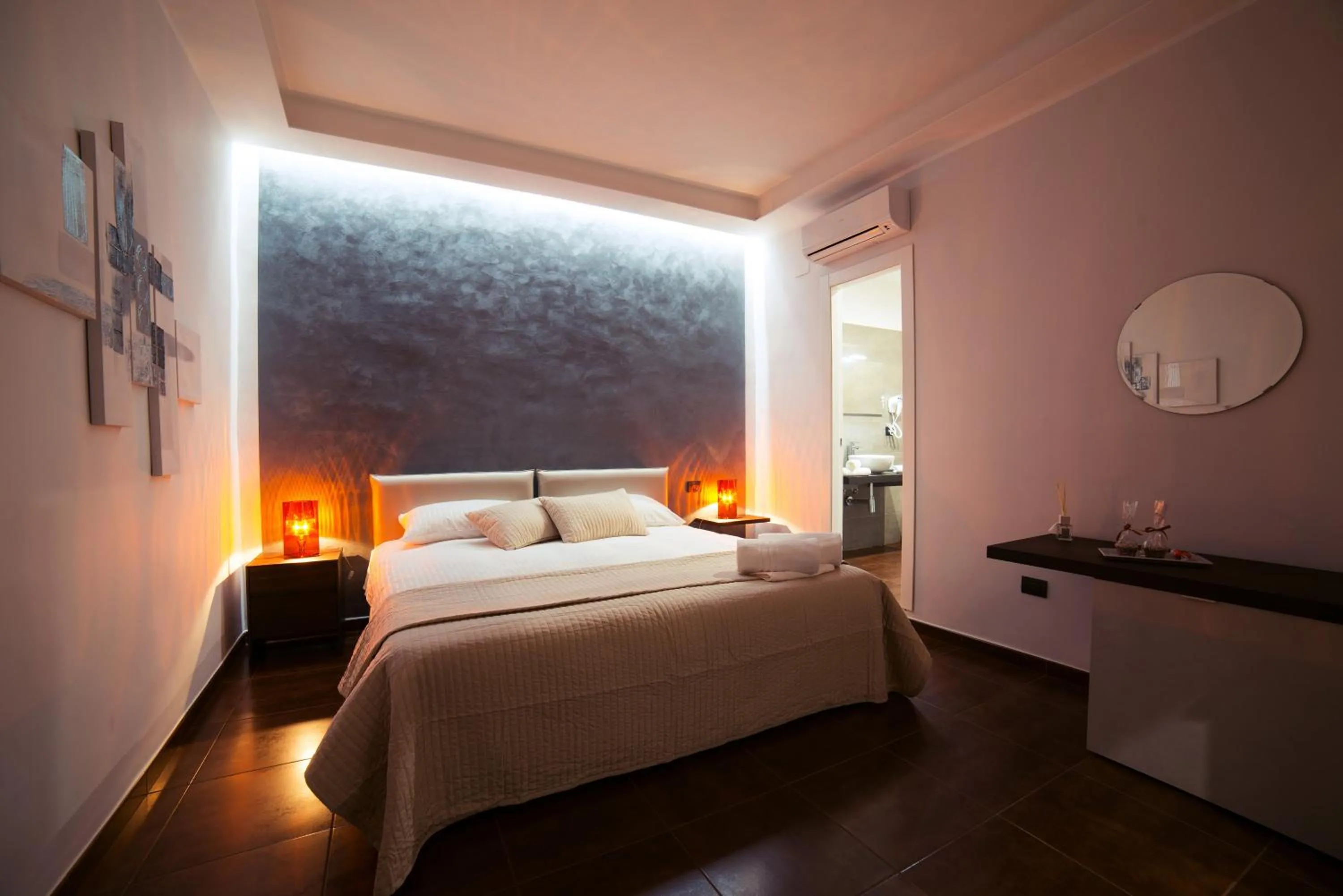 Photo of the whole room, Bed in Glam House