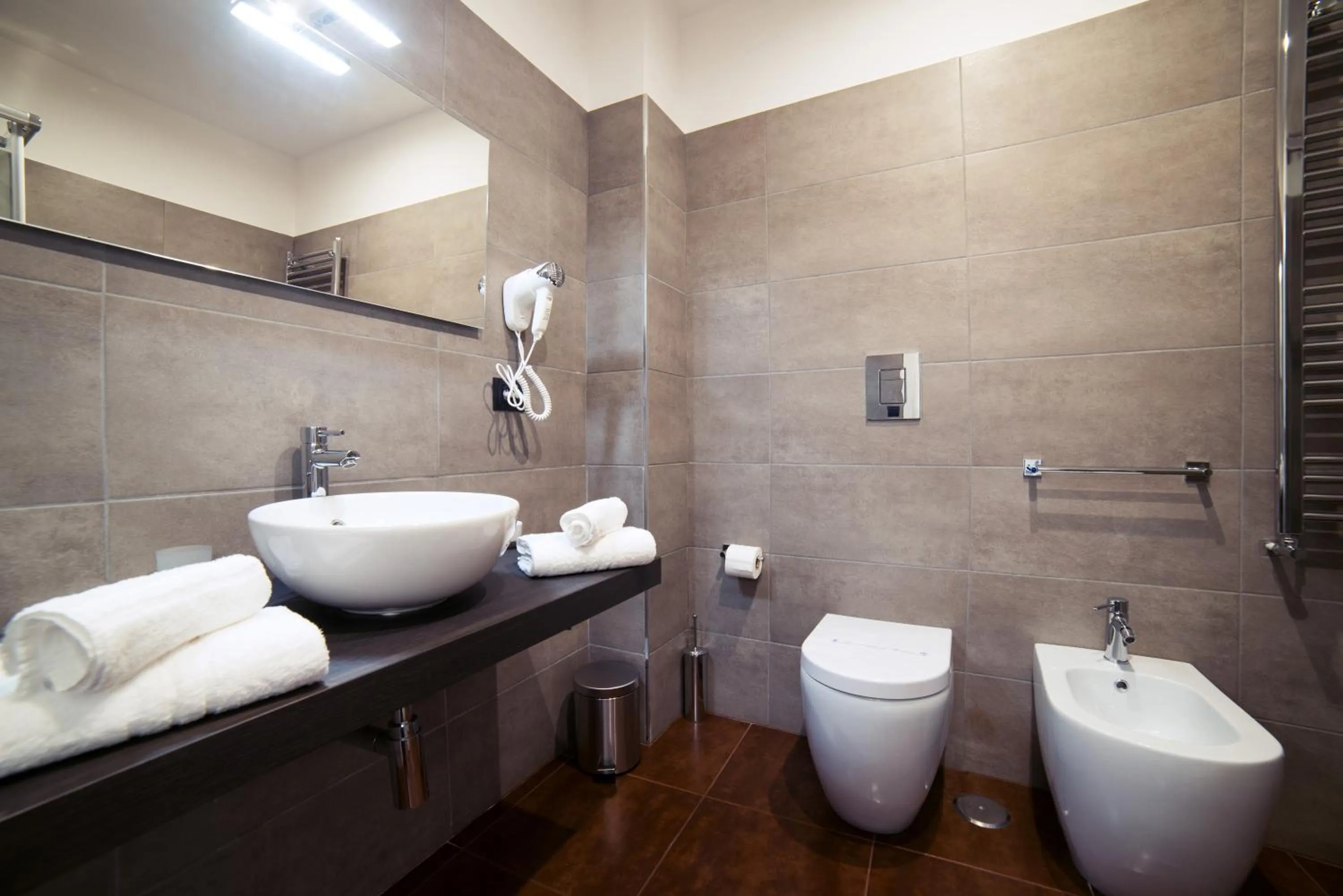 Shower in Glam House