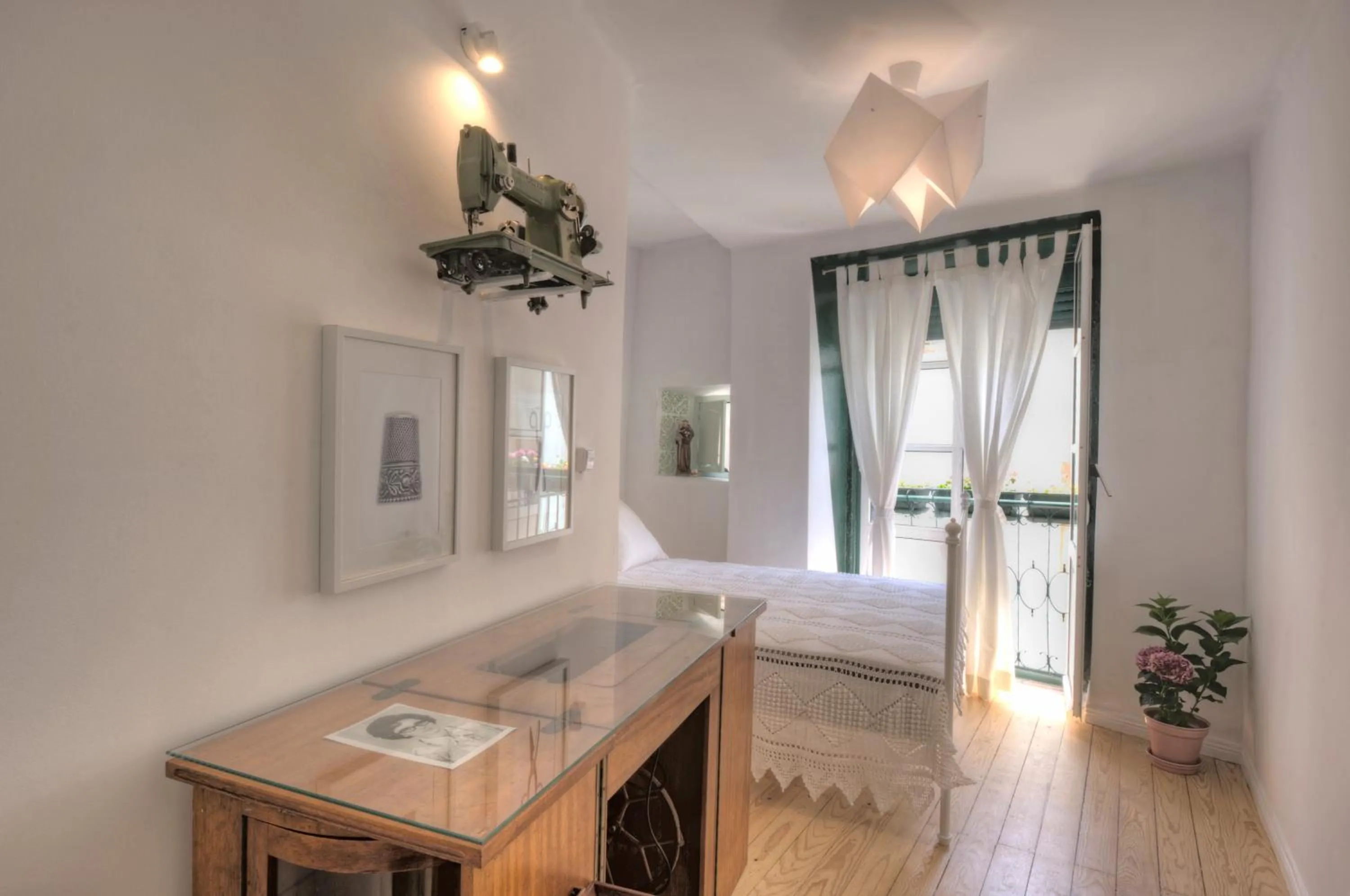 Stay local in Alfama! Alice central home, near river