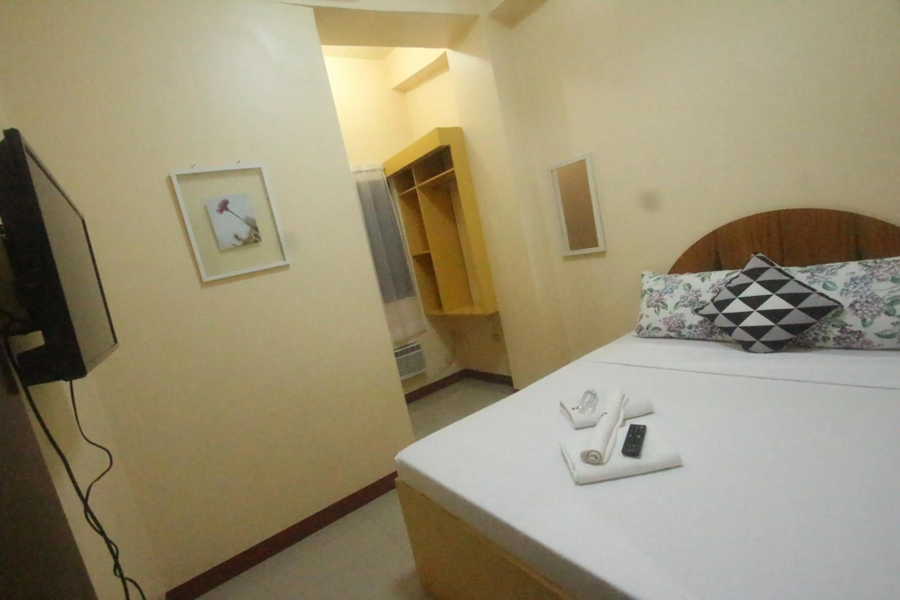 TV and multimedia, Bed in Heart Hotel and Services