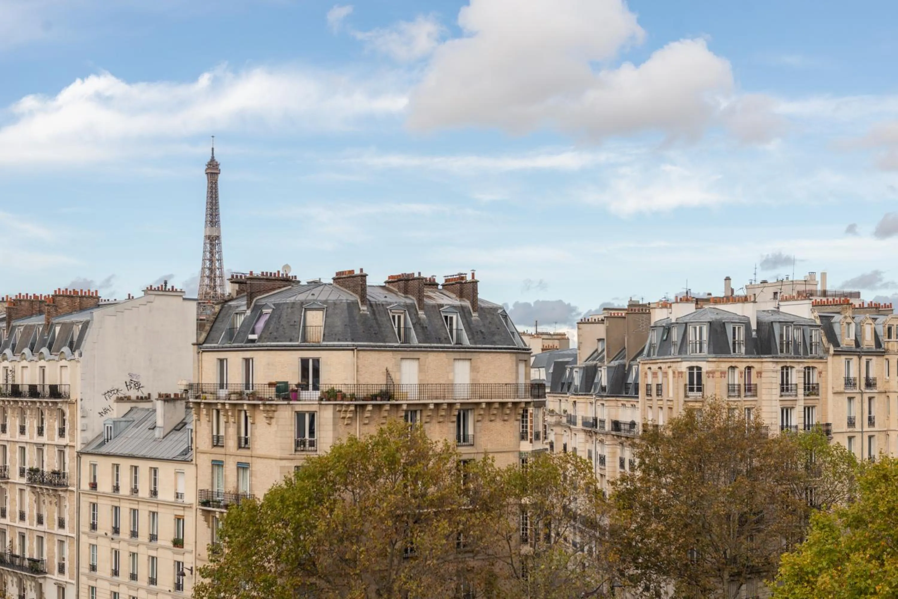 City view in Hôtel Baldi by Magna Arbor