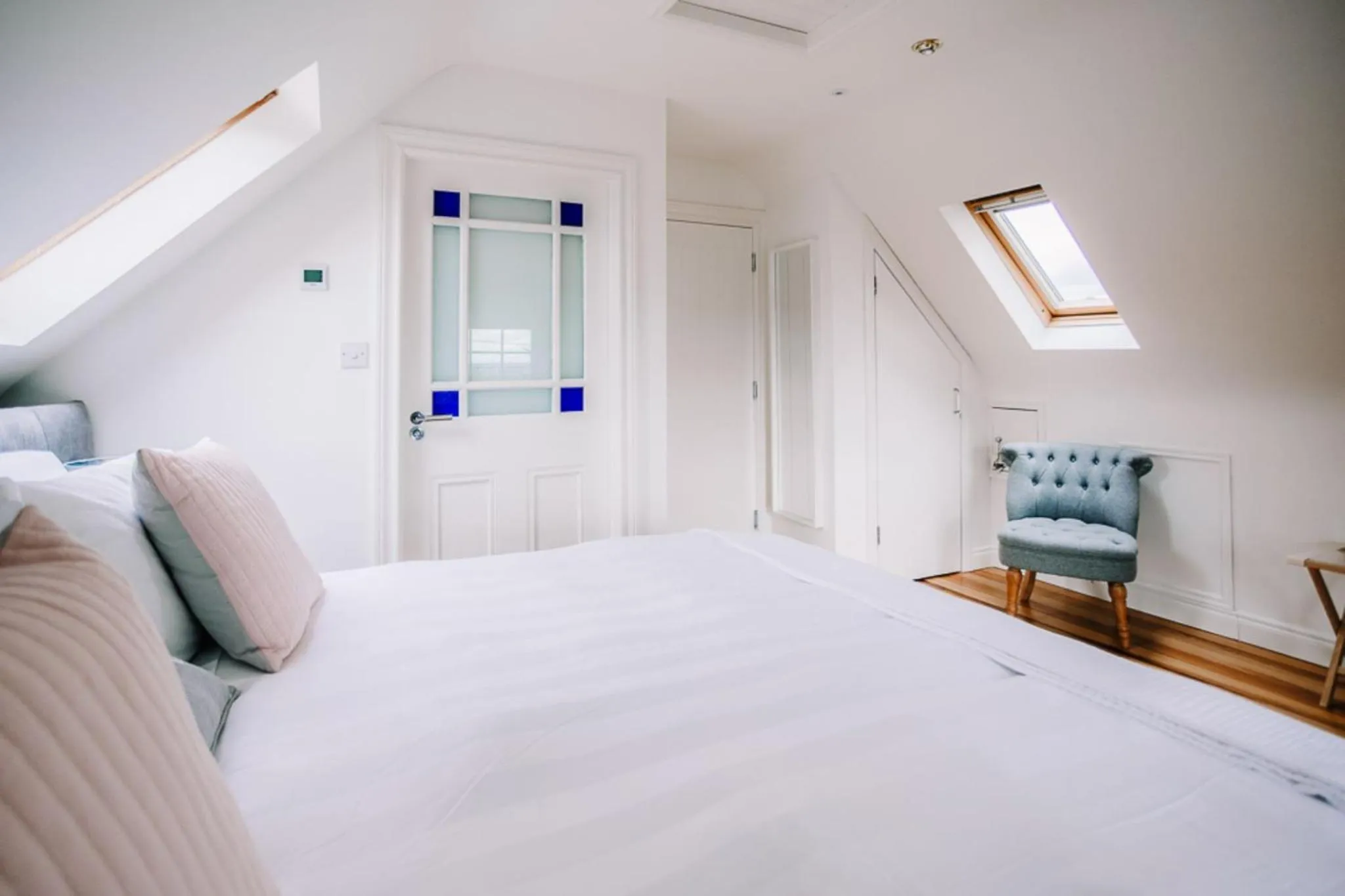 Bedroom, Bed in Bay Tree Cottage