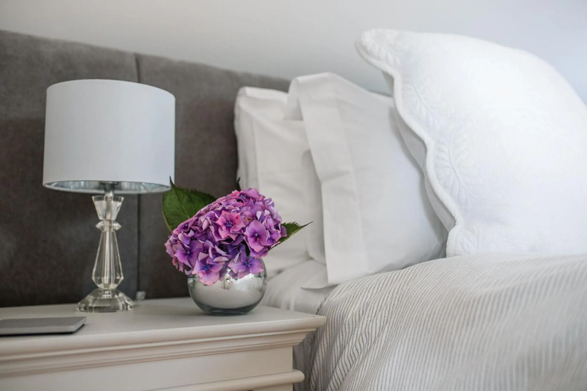 Bedroom, Bed in Bay Tree Cottage