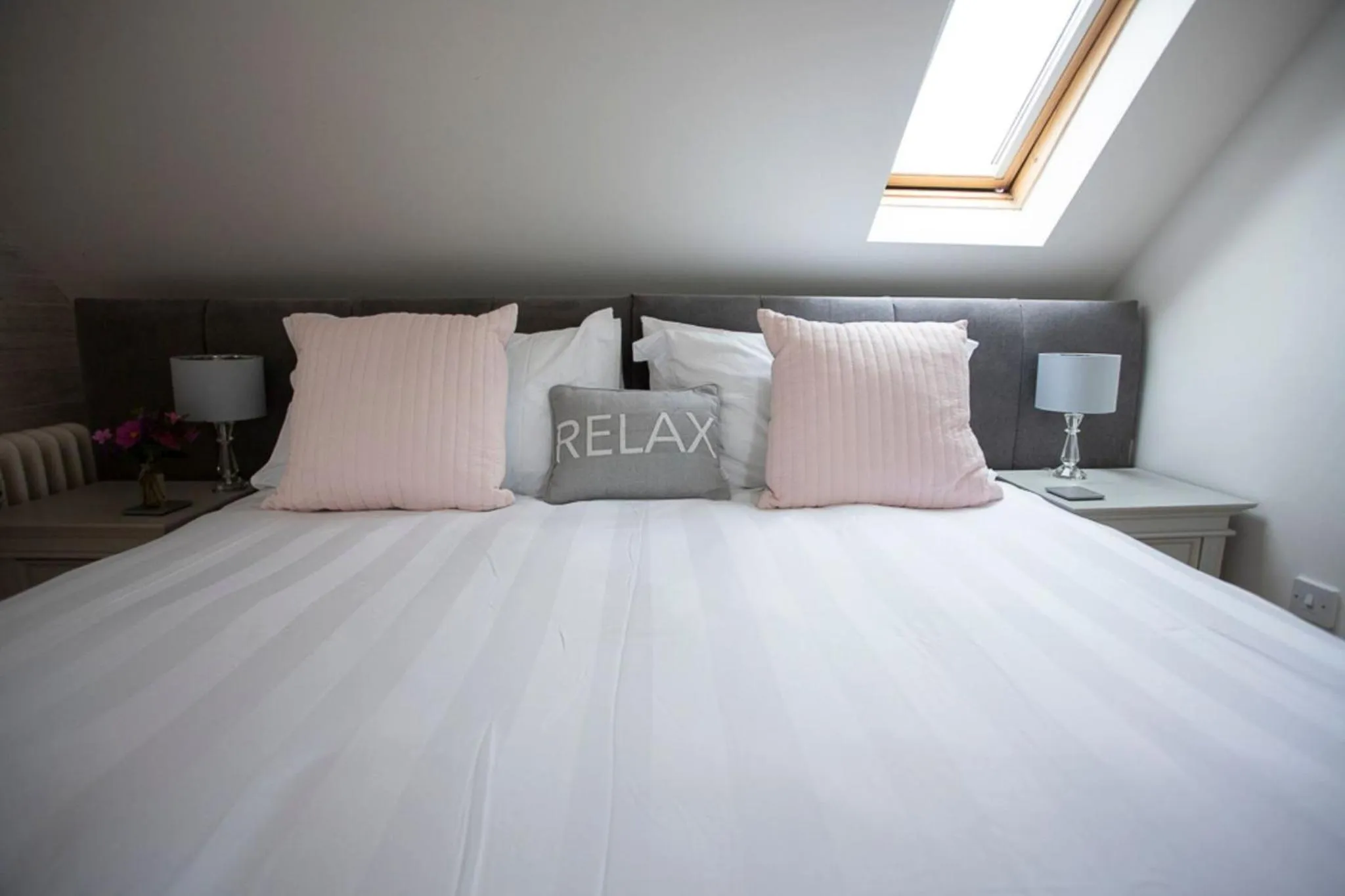 Bedroom, Bed in Bay Tree Cottage