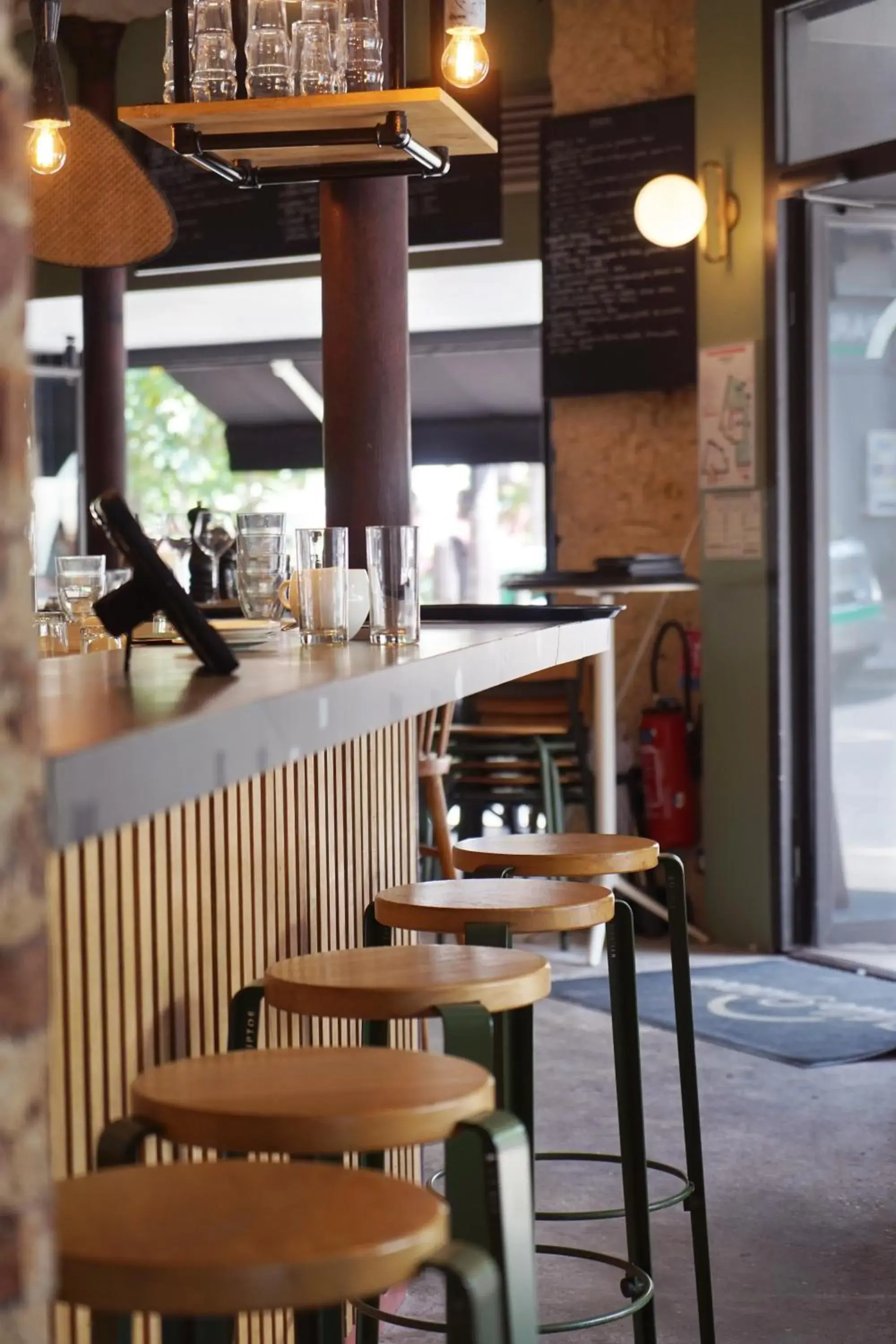 Restaurant/places to eat in Madrigal Restaurant/places to eat in Madrigal