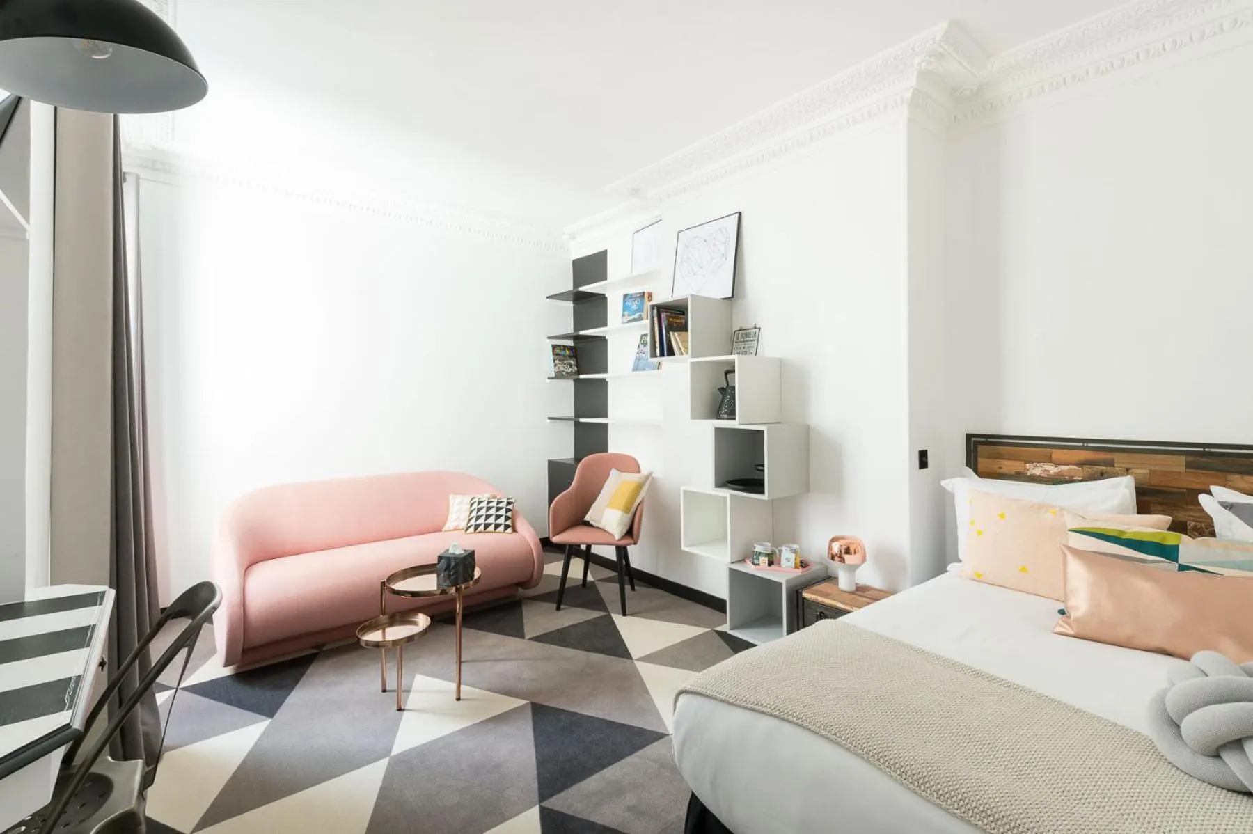 Bedroom, Bed in Madrigal