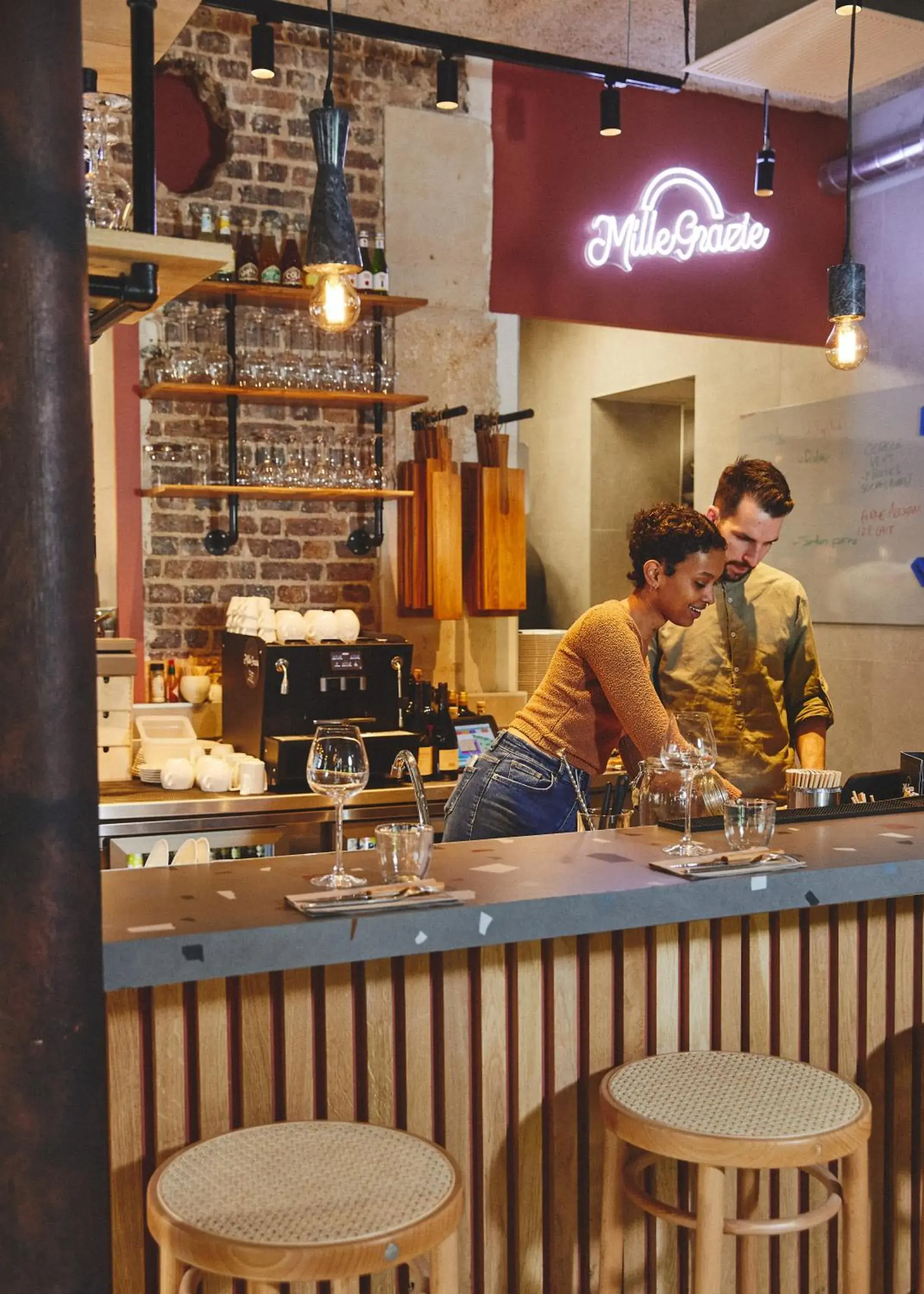 Restaurant/places to eat in Madrigal Restaurant/places to eat in Madrigal