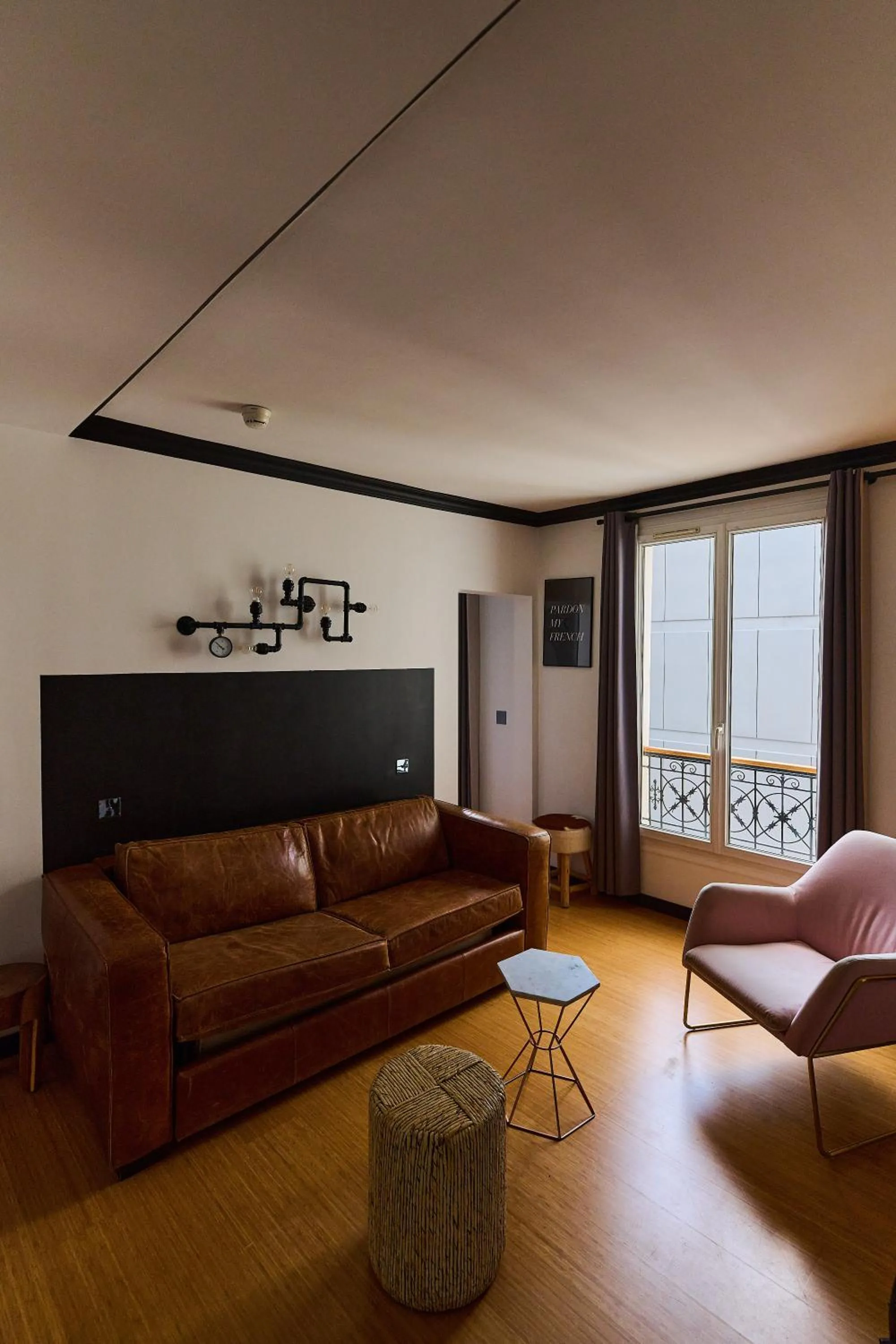 Seating area in Madrigal