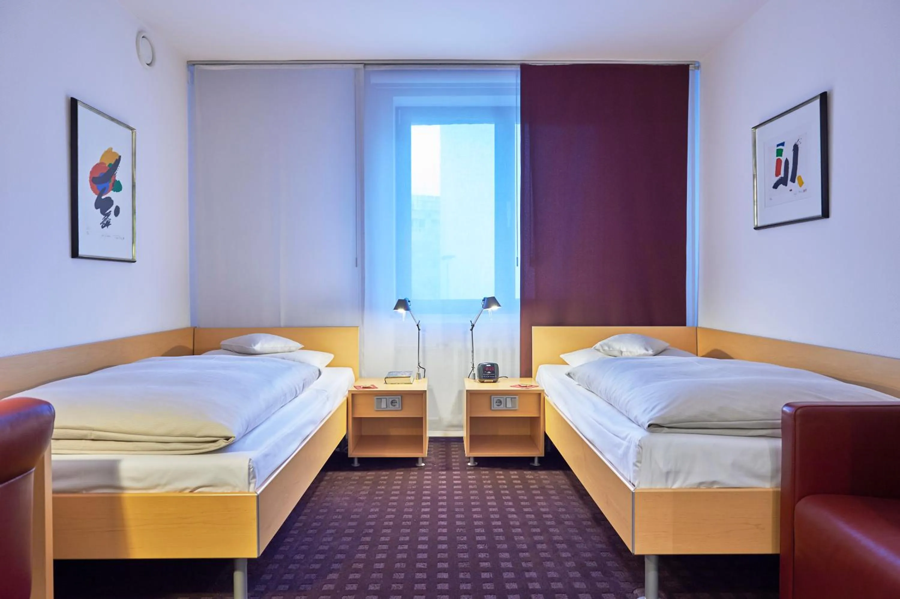 Photo of the whole room, Bed in Maternushaus