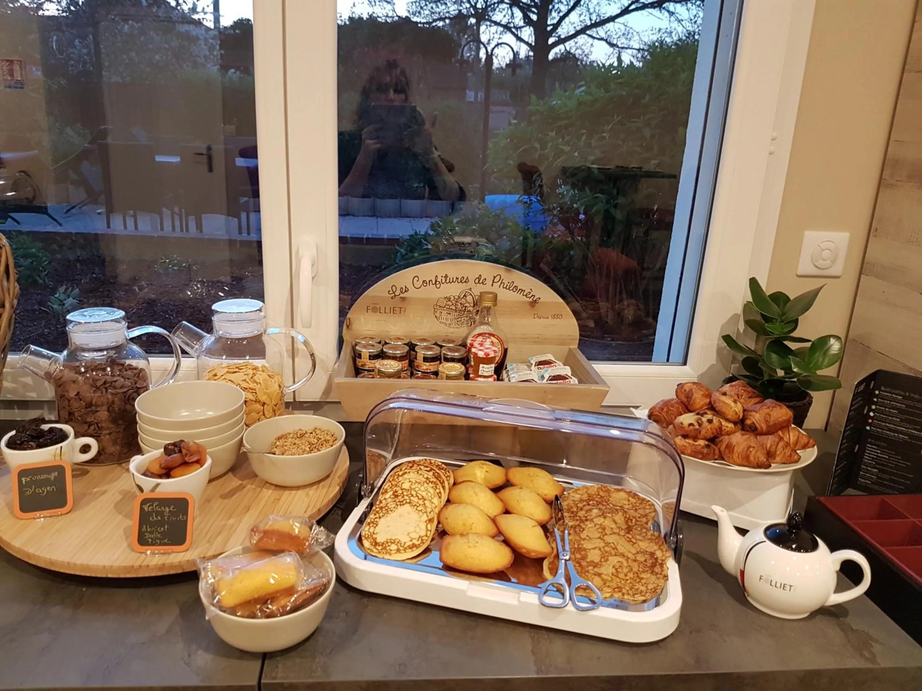 Breakfast in The Originals City, le Relais des Carnutes Brezolles Verneuil sur Avre