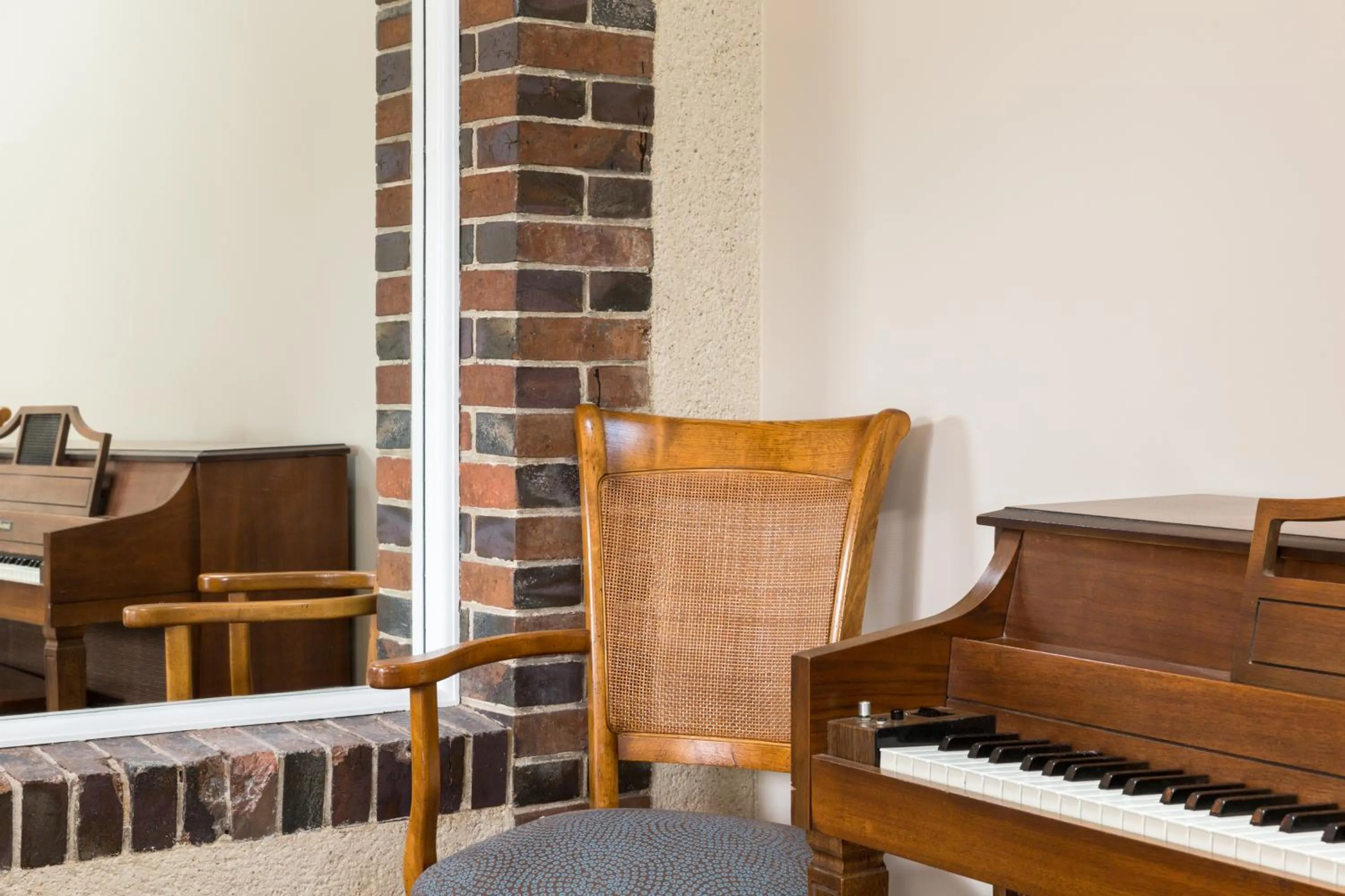 Lounge or bar in The Originals City, le Relais des Carnutes Brezolles Verneuil sur Avre