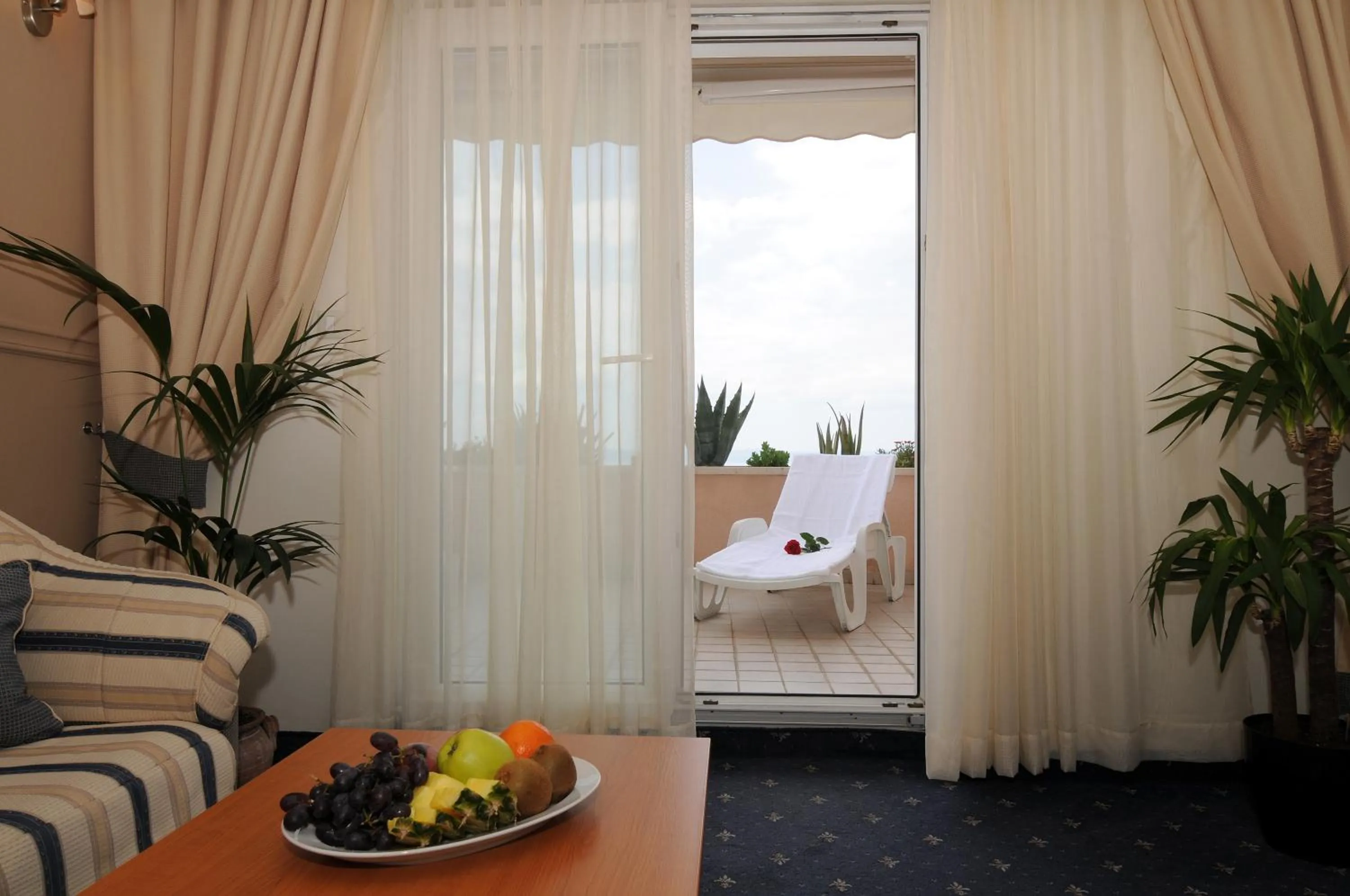 Balcony/Terrace, Bed in Hotel Rosina