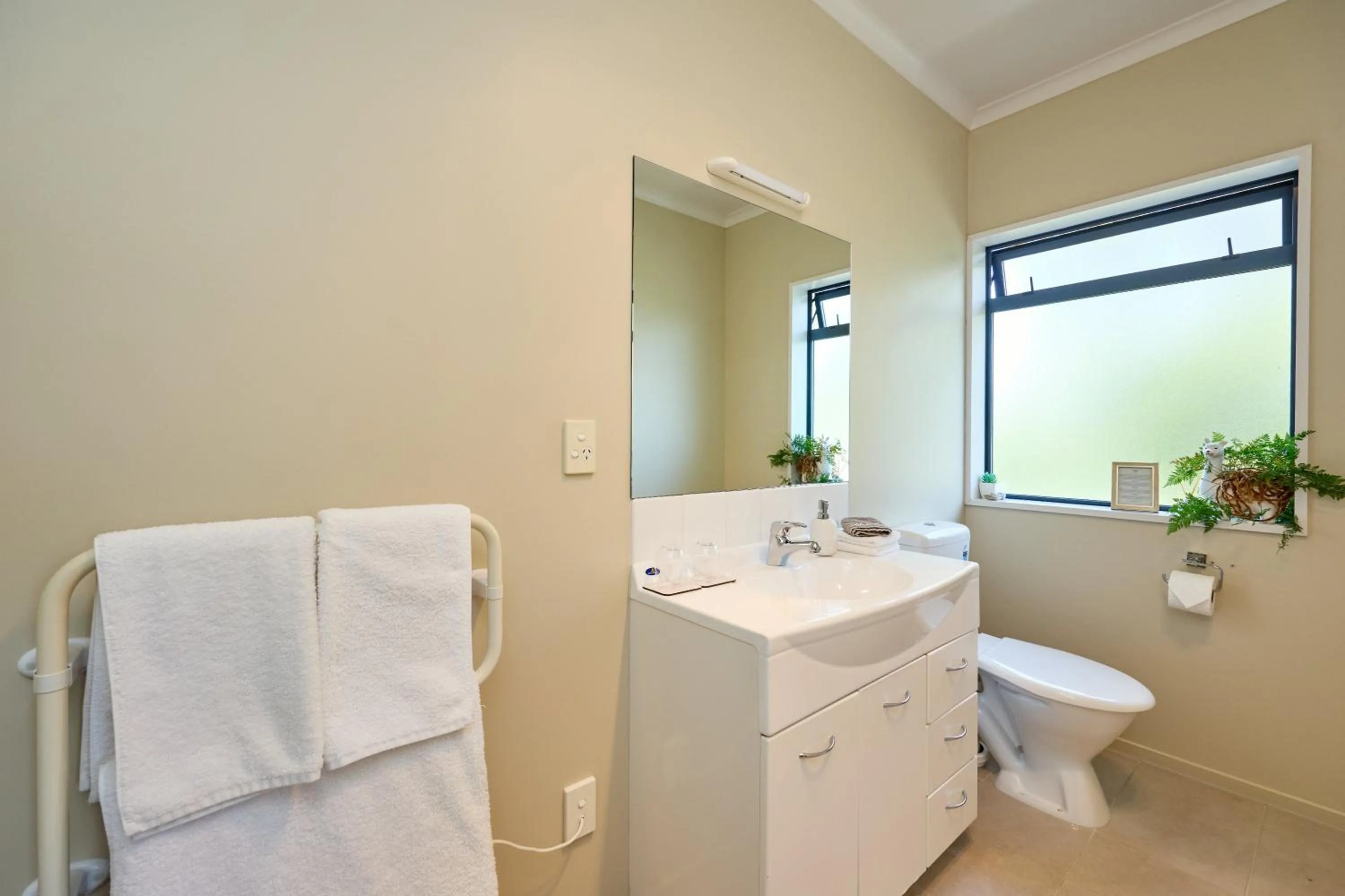 Toilet in Awatea Country Bed & Breakfast