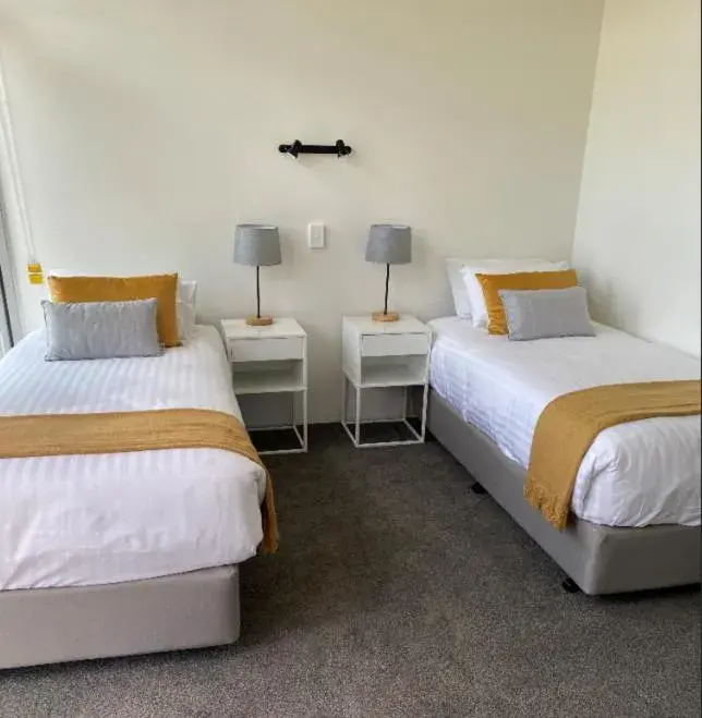 Superior Twin Room with Sea View in Orford Blue Waters Hotel Superior Twin Room with Sea View in Orford Blue Waters Hotel