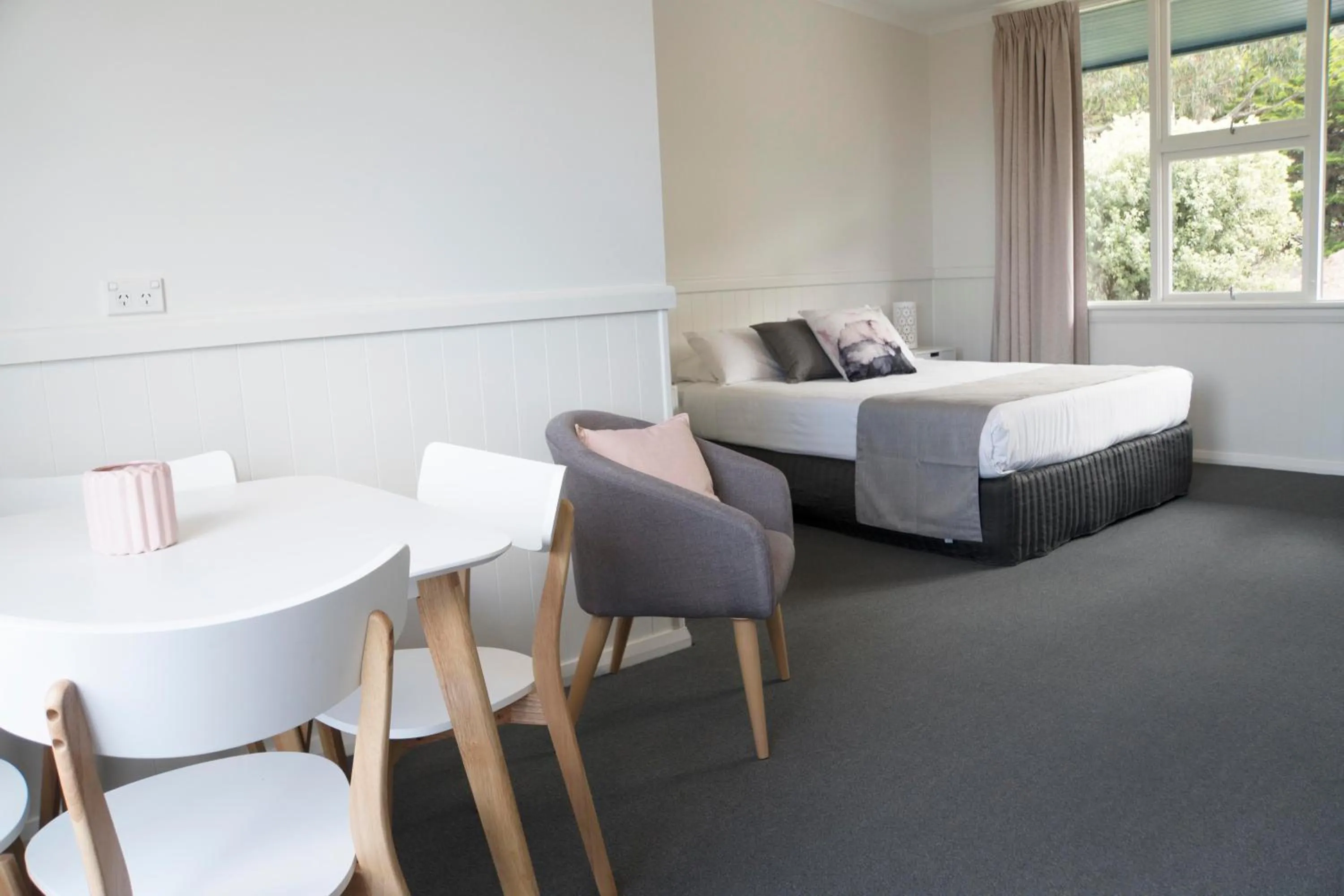 Bed in Orford Blue Waters Hotel