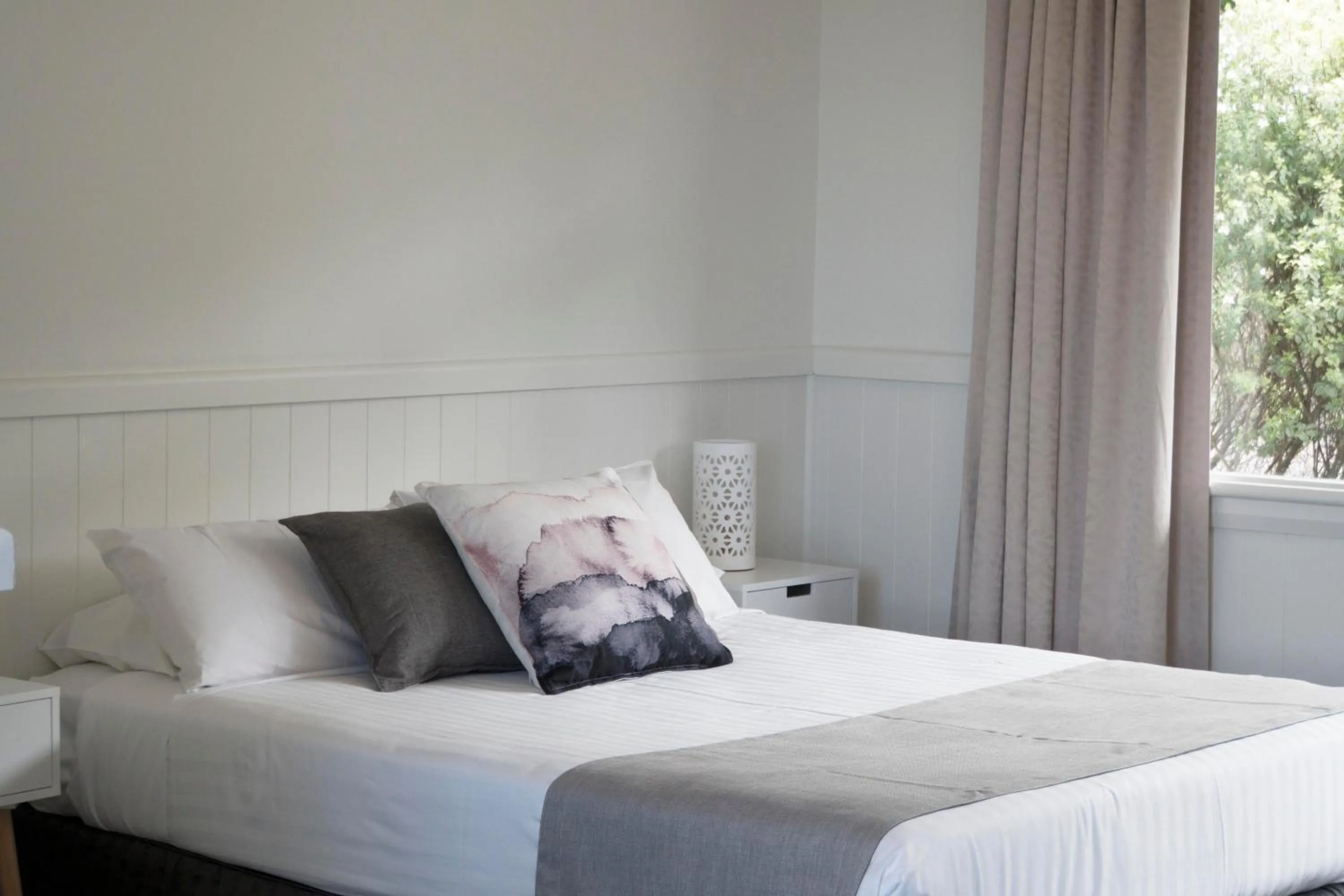 Bed in Orford Blue Waters Hotel