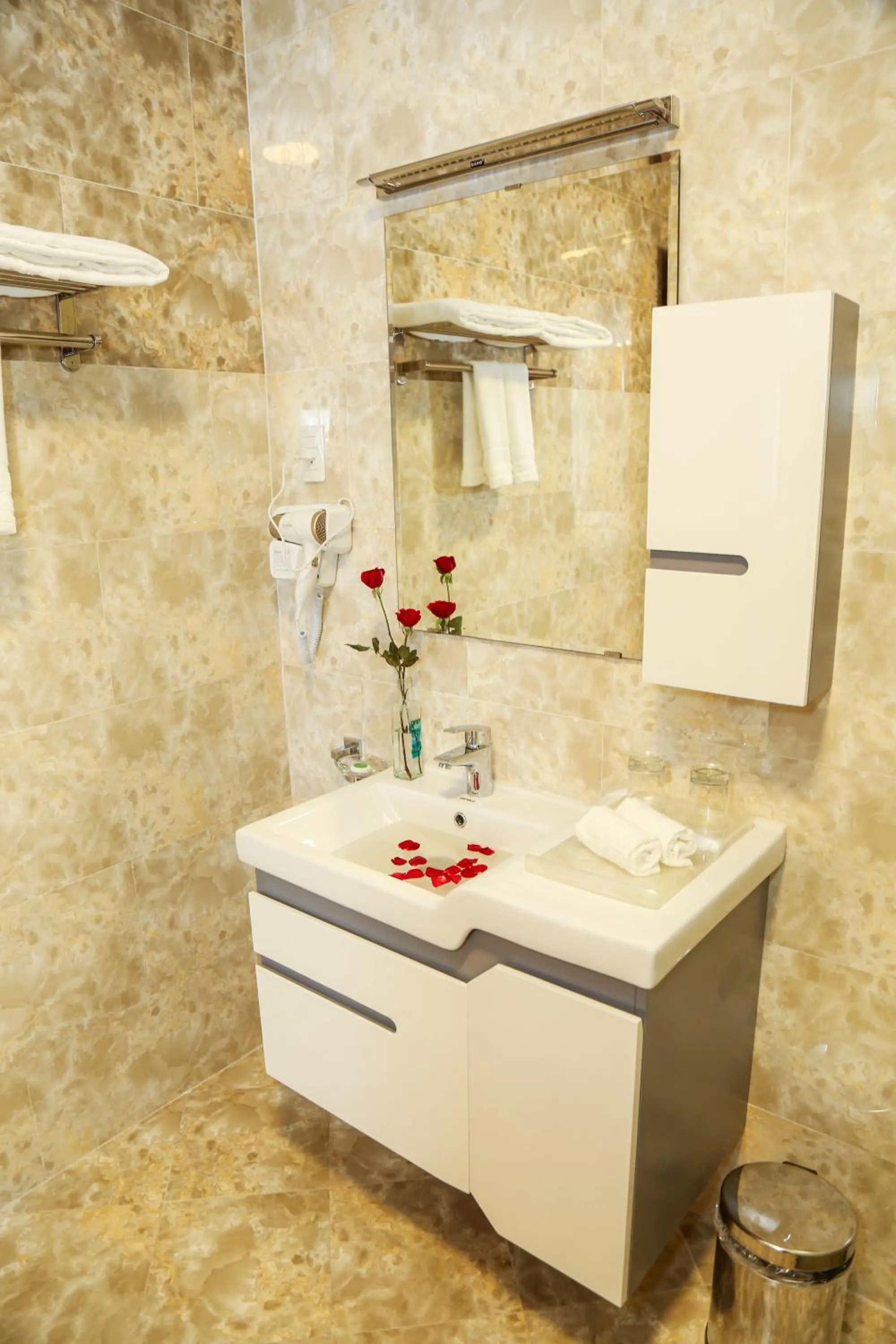 Bathroom in Thuy Hoang Nguyen Resort & Spa