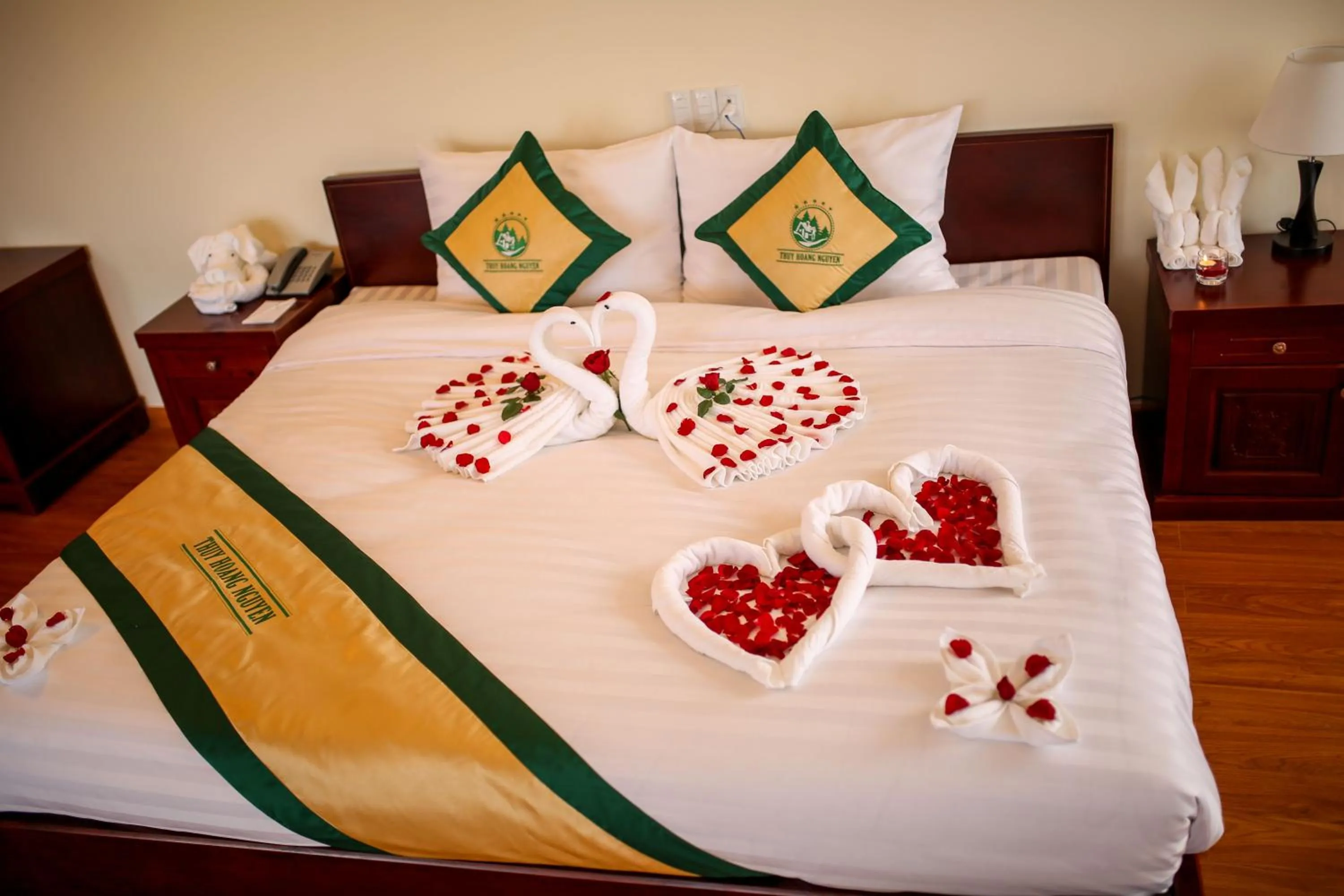 Bed in Thuy Hoang Nguyen Resort & Spa