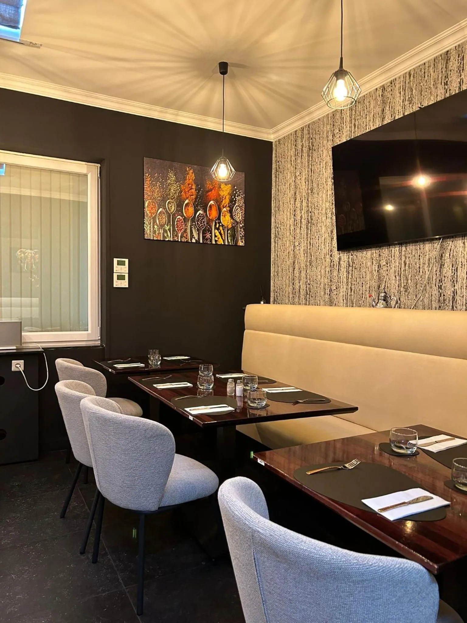 Restaurant/places to eat in Hotel Taormina Brussels Airport