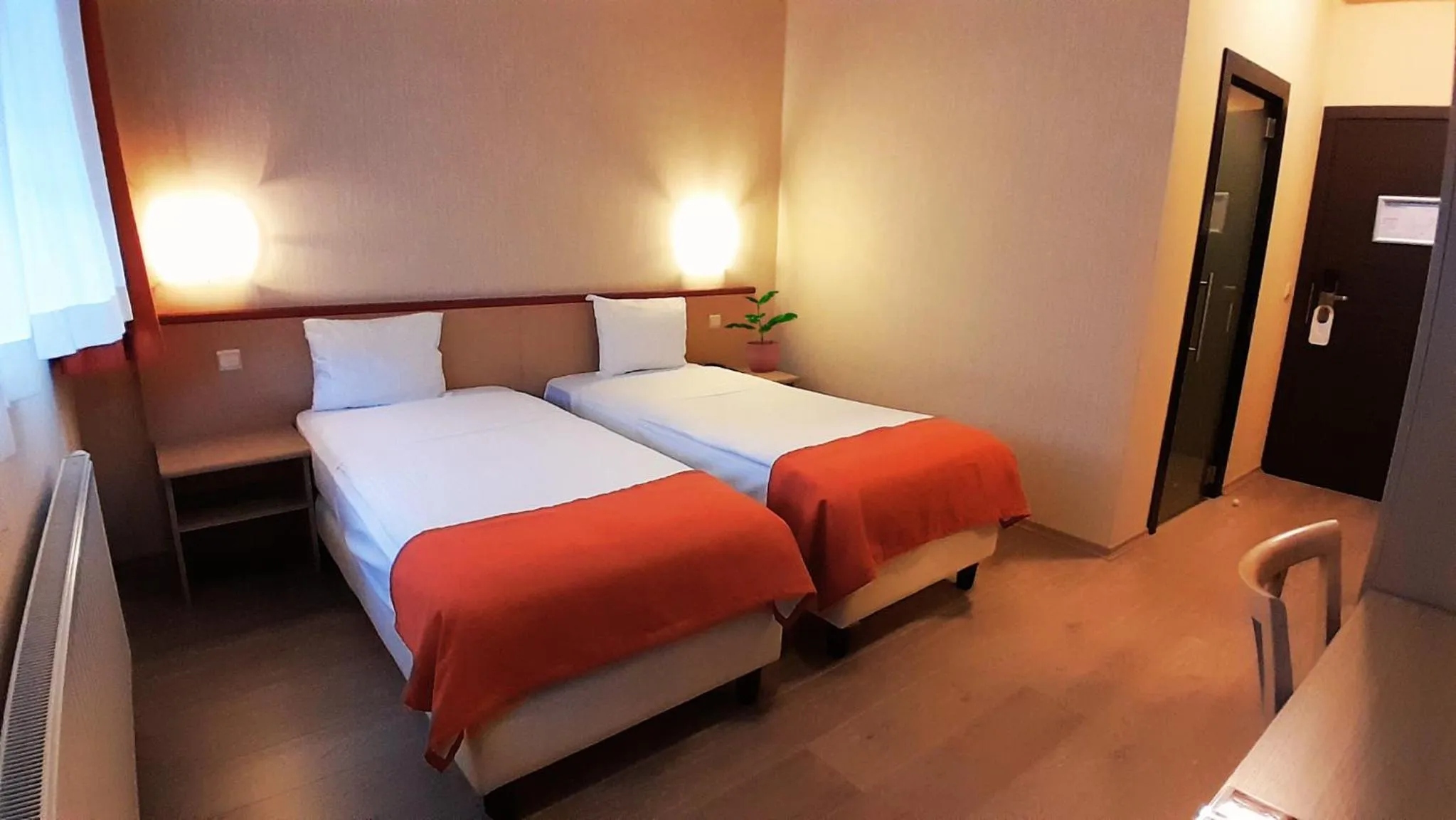 Photo of the whole room, Bed in Hotel Taormina Brussels Airport