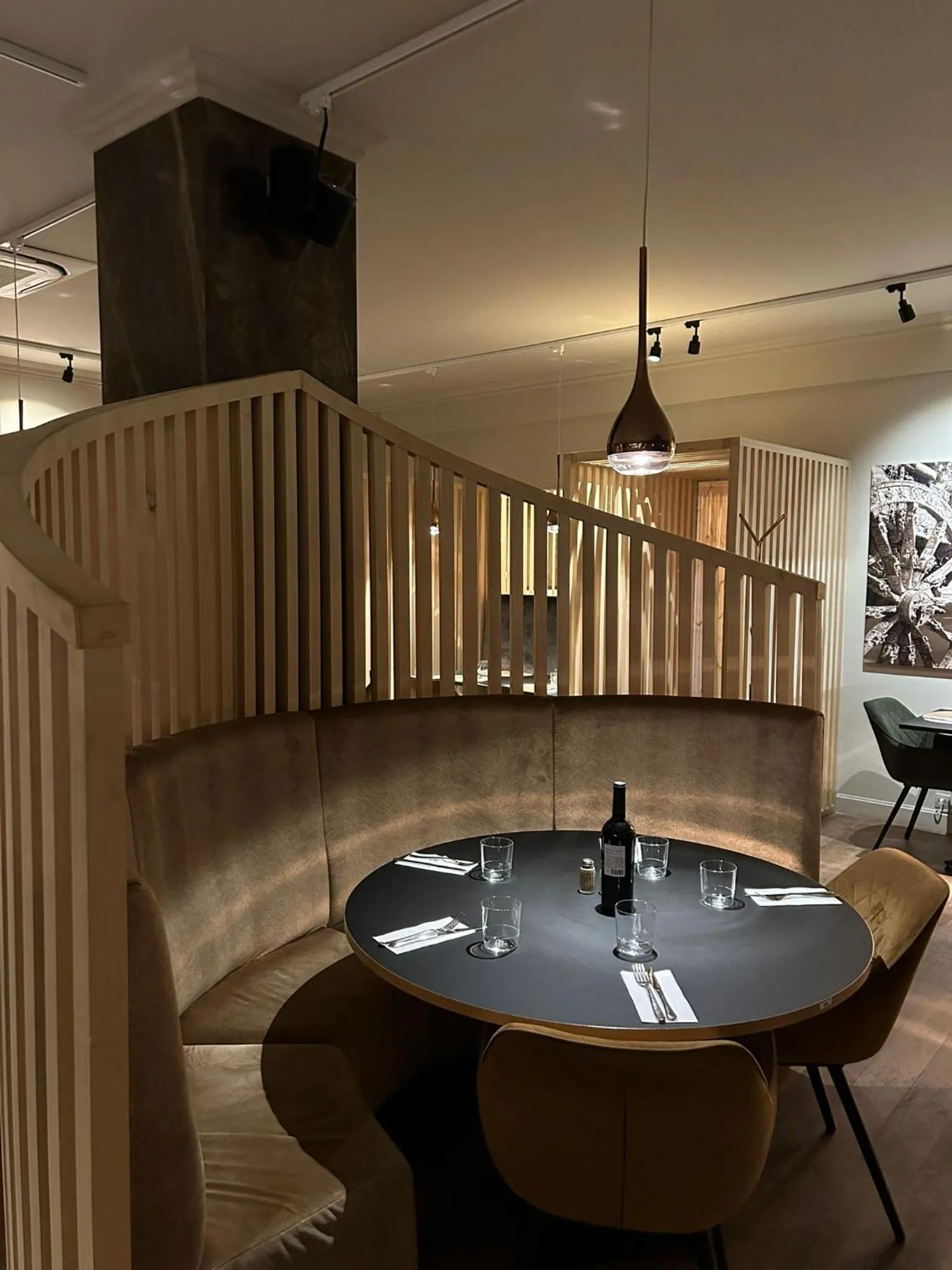 Restaurant/places to eat in Hotel Taormina Brussels Airport