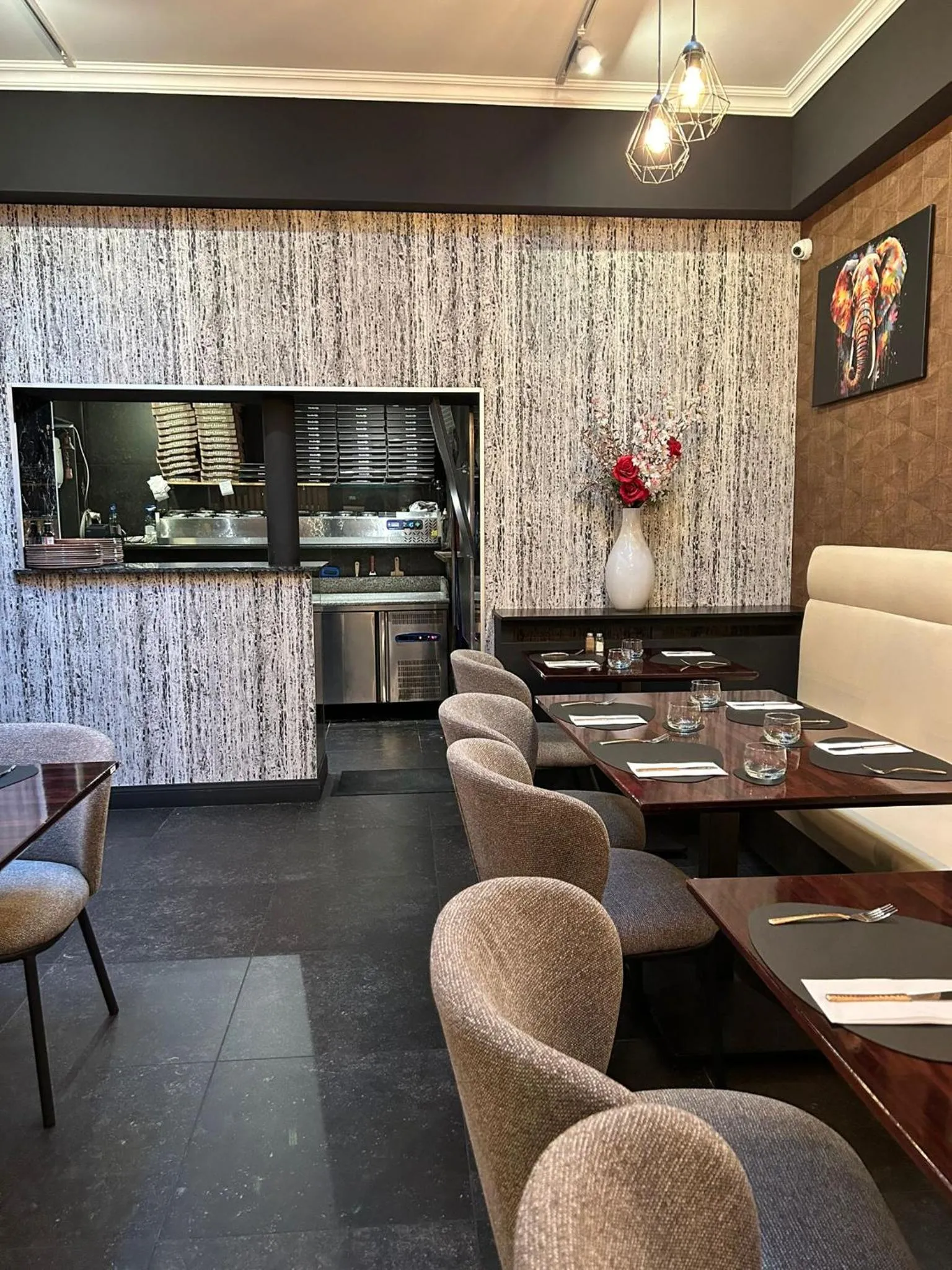 Restaurant/places to eat in Hotel Taormina Brussels Airport