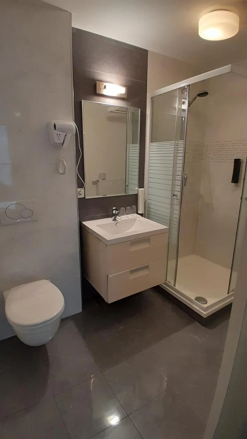 Bathroom in Hotel Taormina Brussels Airport