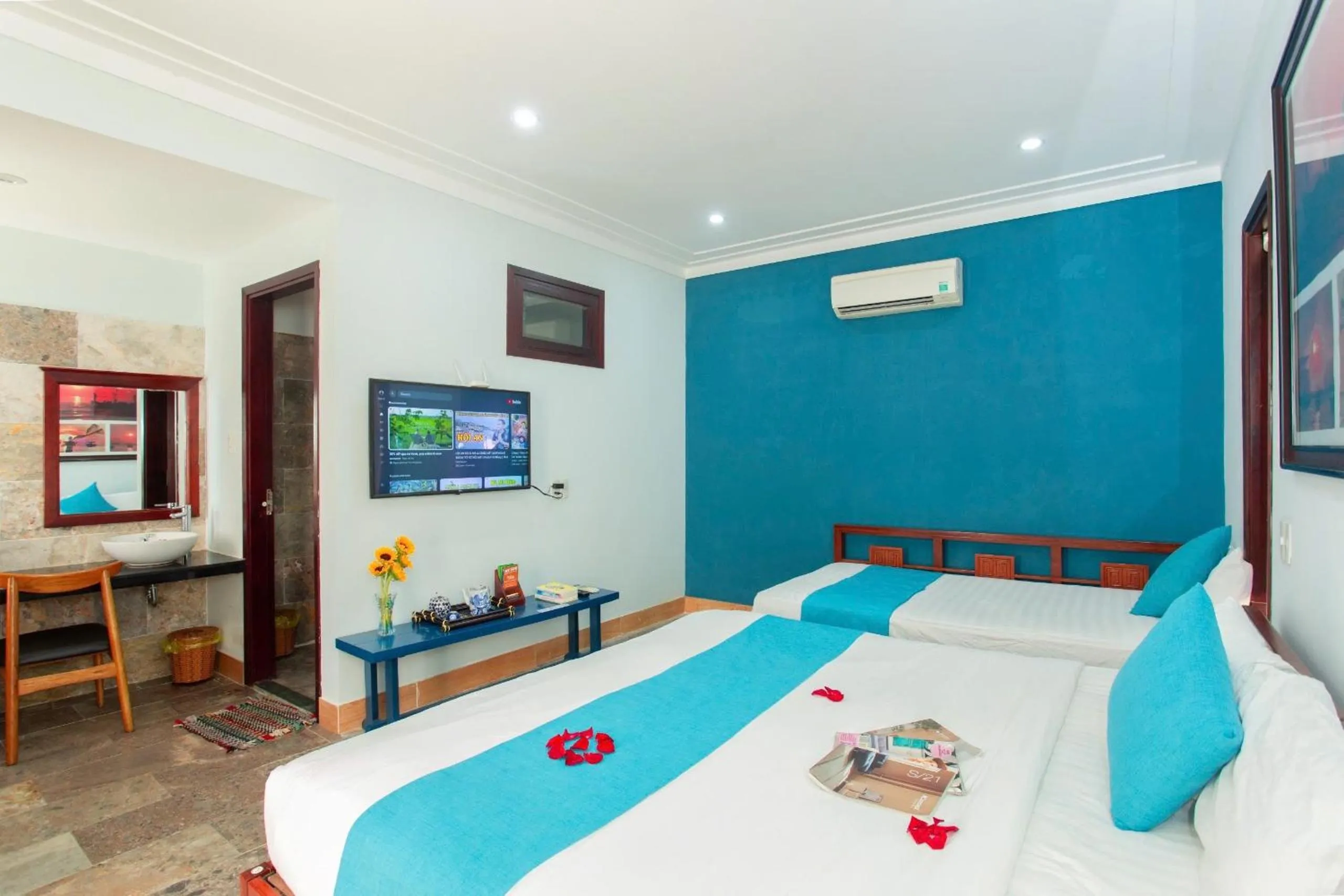 Bed in Relax Garden Boutique Villa Hoi An