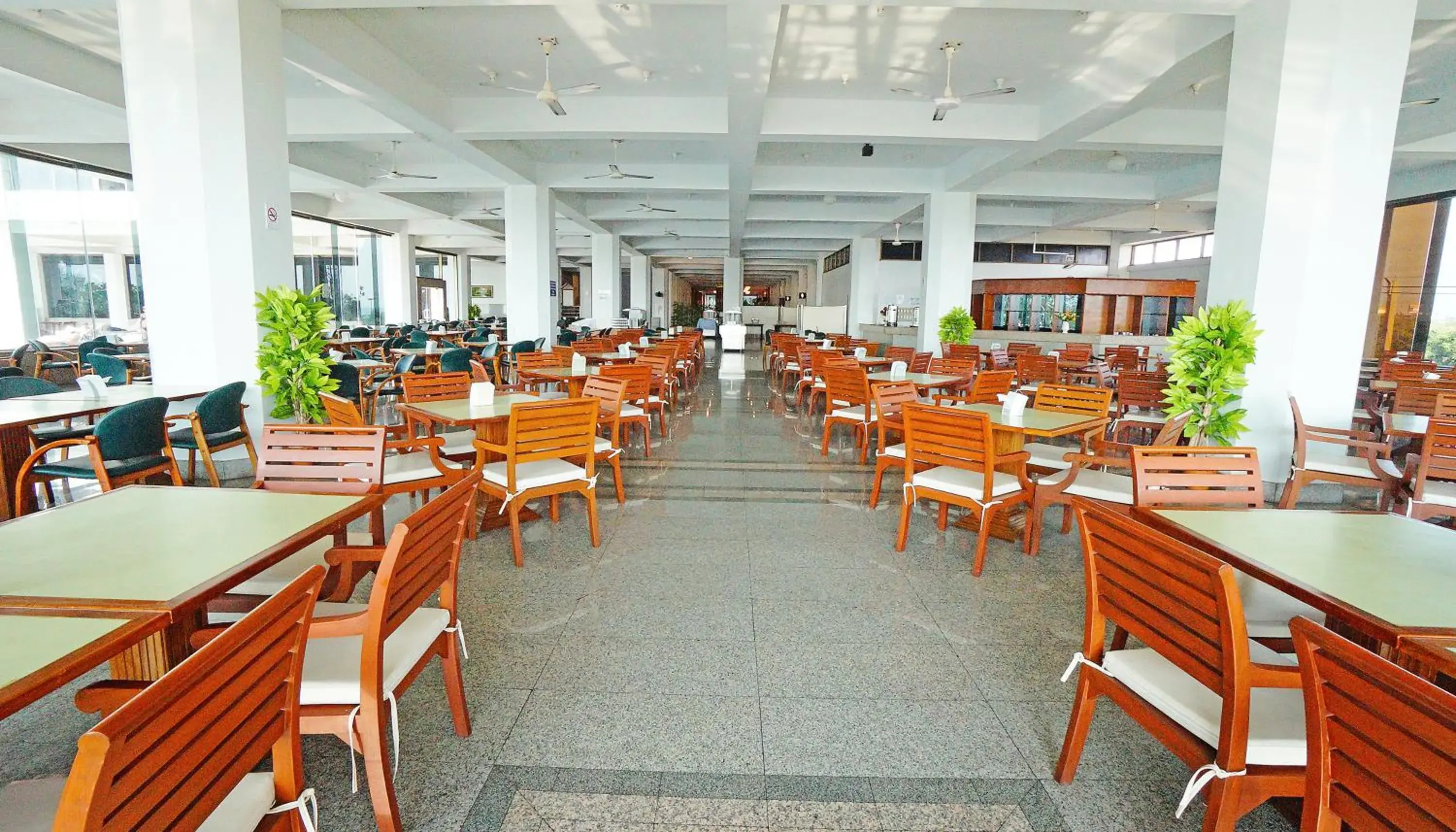 Restaurant/Places to Eat in Pattaya Park Beach Resort (SHA Extra Plus)