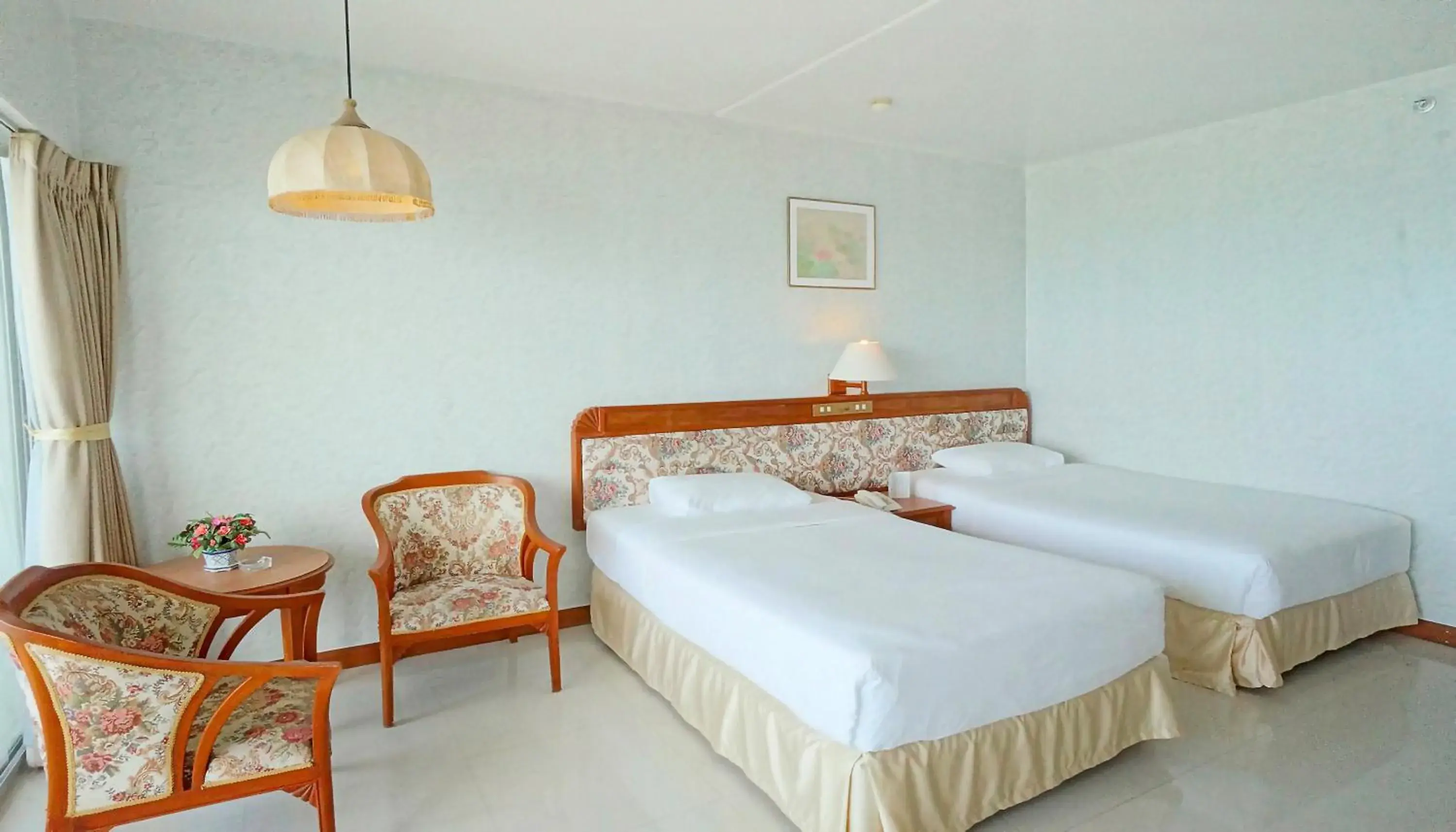 Bed in Pattaya Park Beach Resort (SHA Extra Plus)