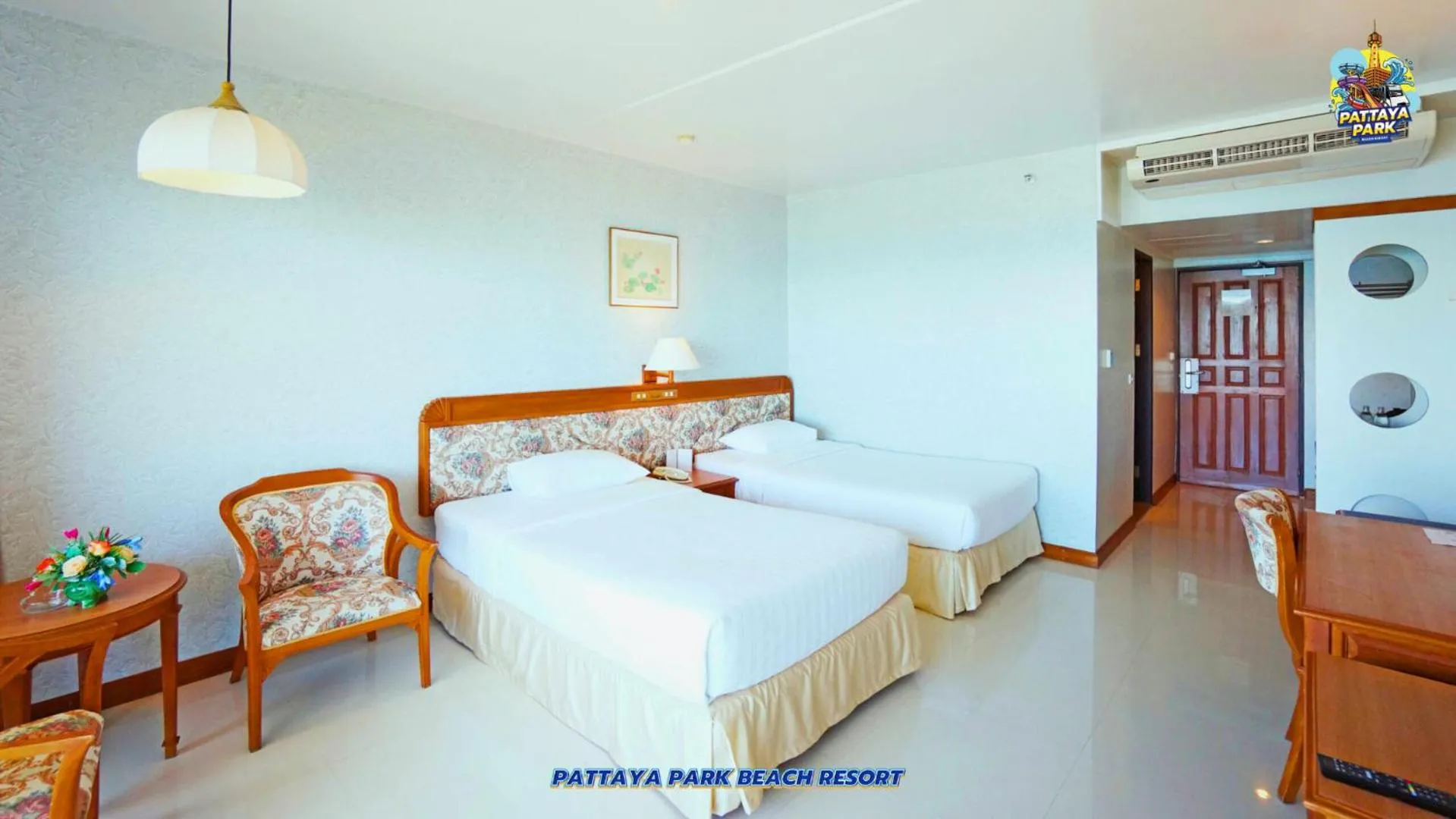 Photo of the whole room, Bed in Pattaya Park Beach Resort