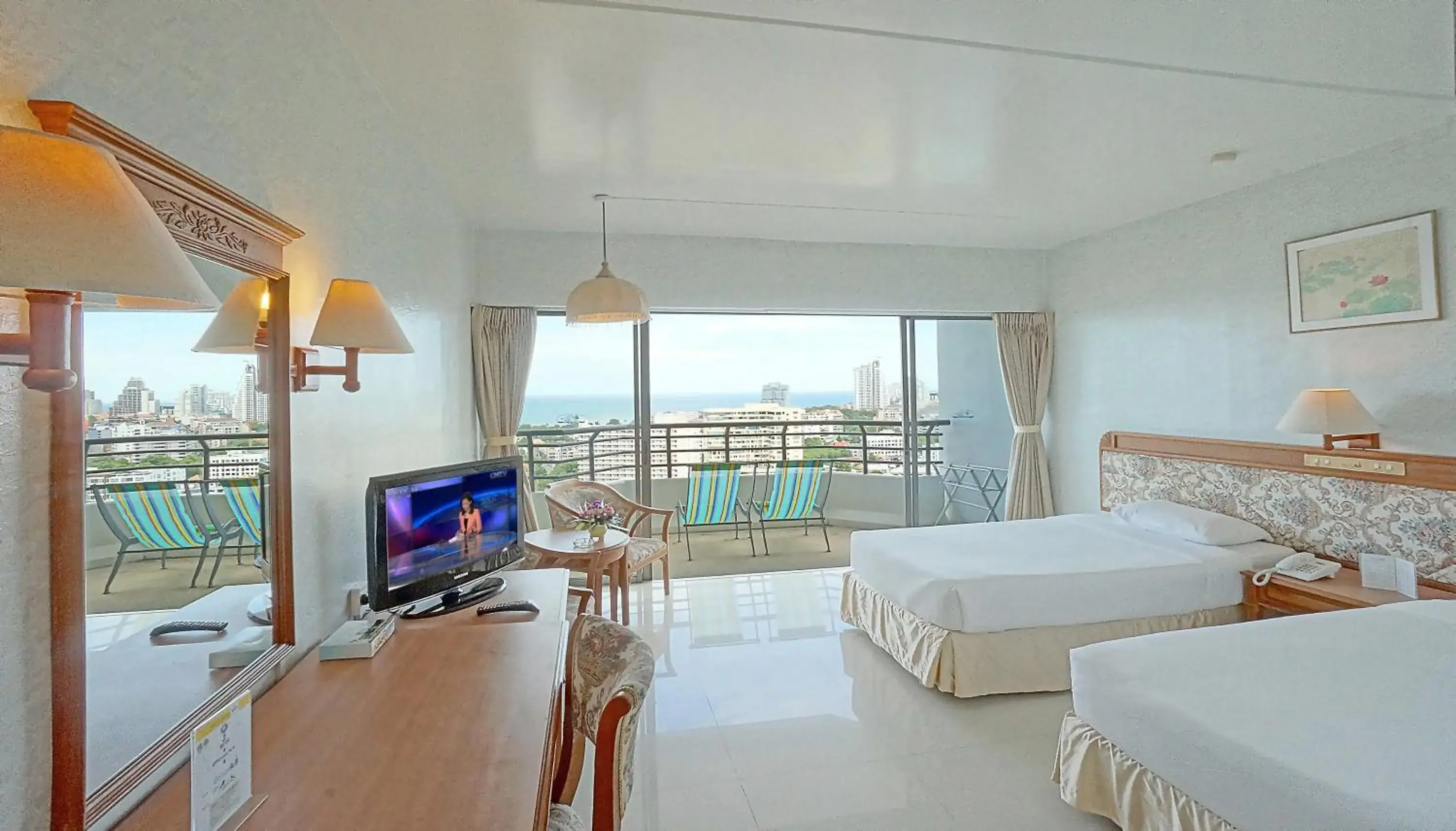 Photo of the whole room, Bed in Pattaya Park Beach Resort (SHA Extra Plus)