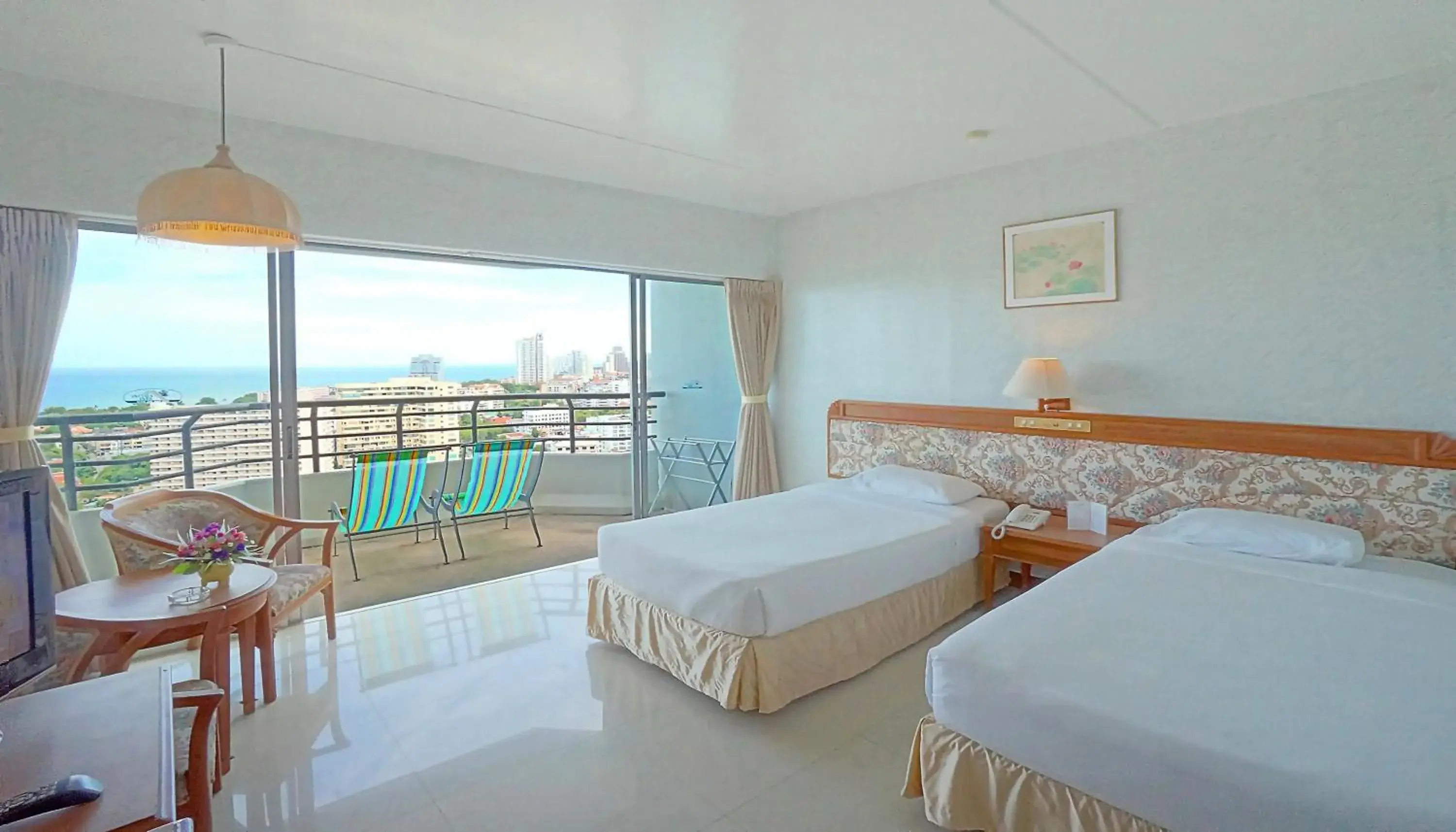 Balcony/Terrace, Bed in Pattaya Park Beach Resort (SHA Extra Plus)