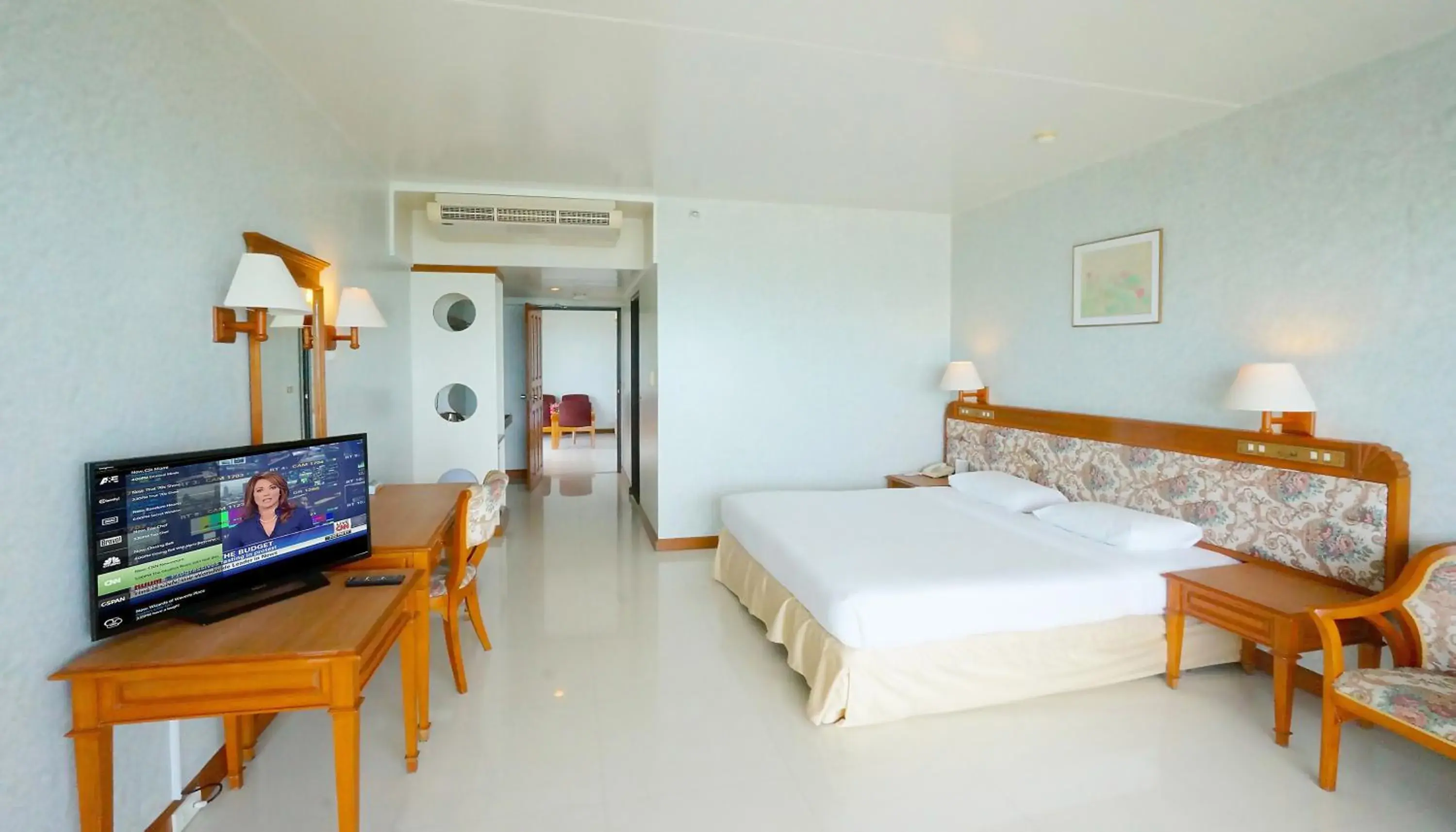 Photo of the whole room, Bed in Pattaya Park Beach Resort (SHA Extra Plus)