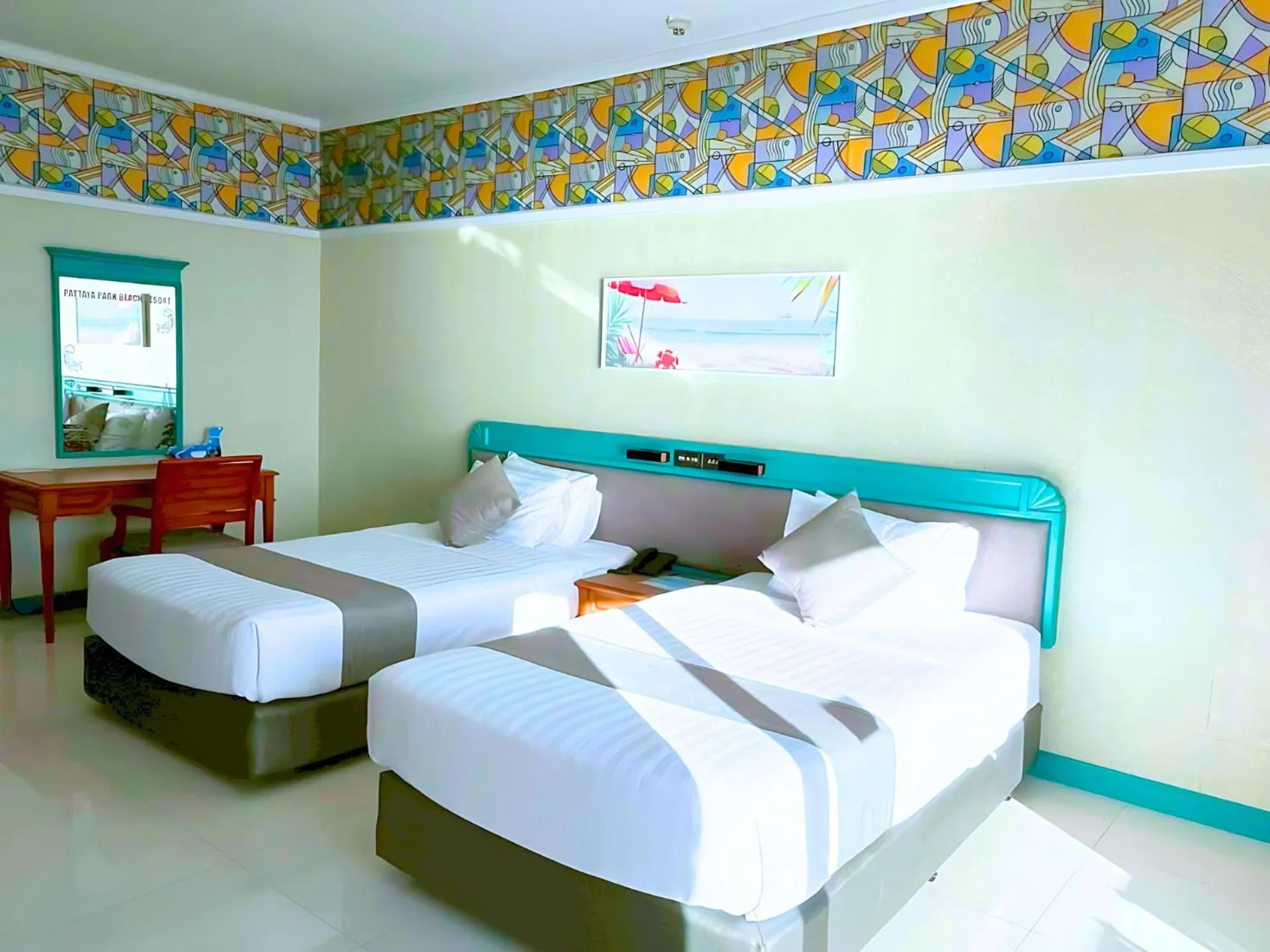 Bed in Pattaya Park Beach Resort