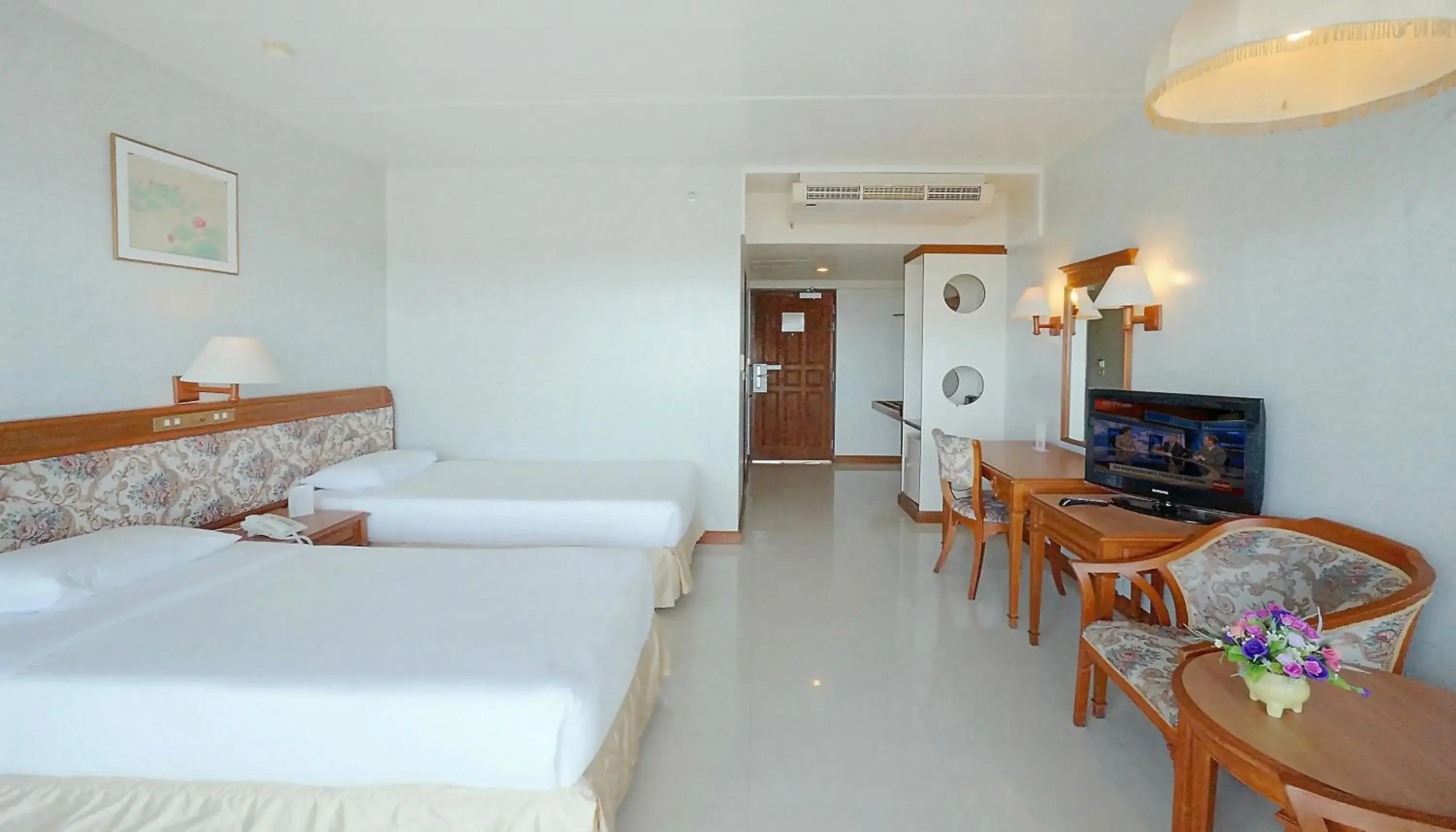 Photo of the whole room, Bed in Pattaya Park Beach Resort (SHA Extra Plus)