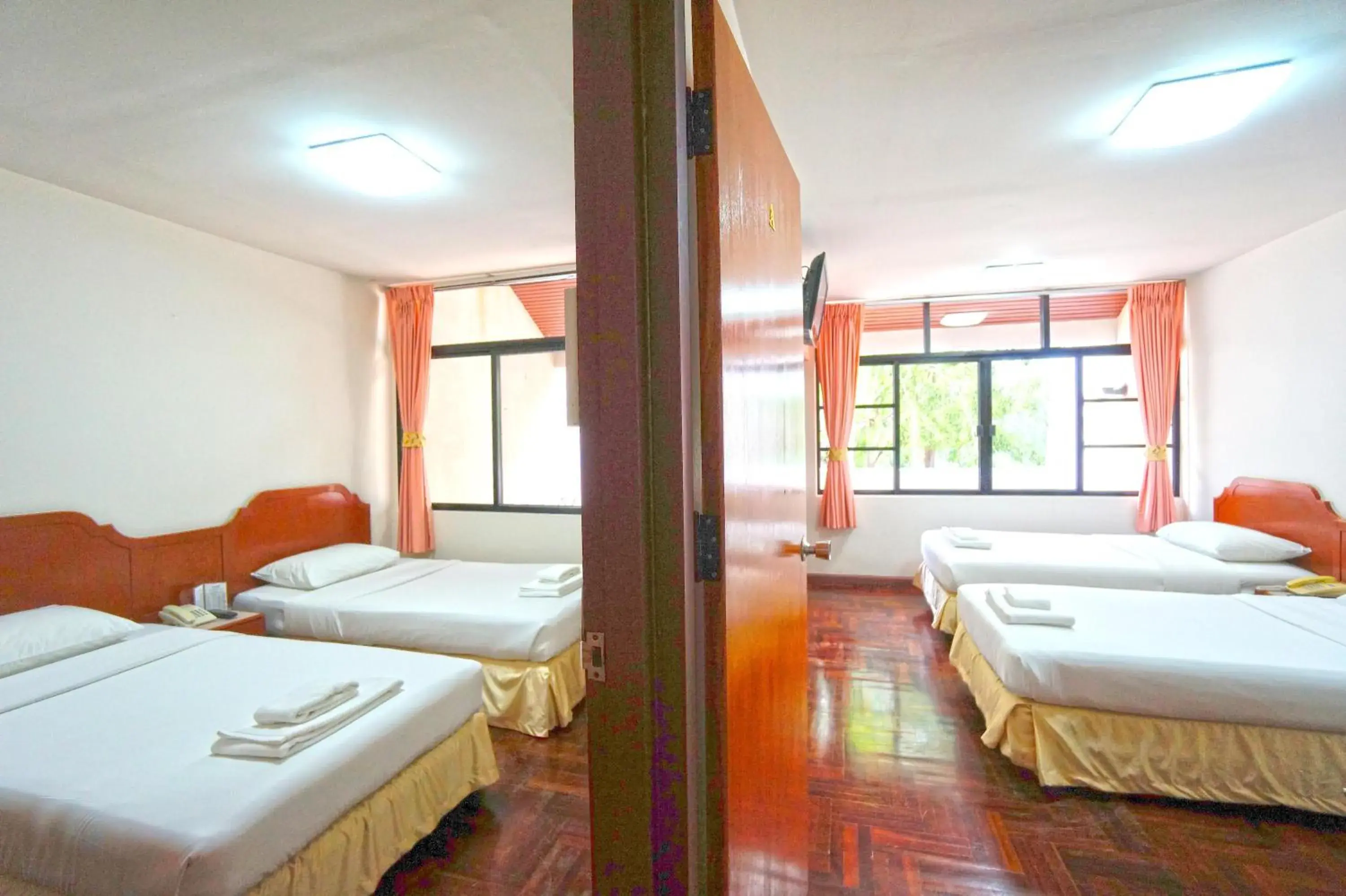 Property building, Bed in Pattaya Park Beach Resort (SHA Extra Plus)