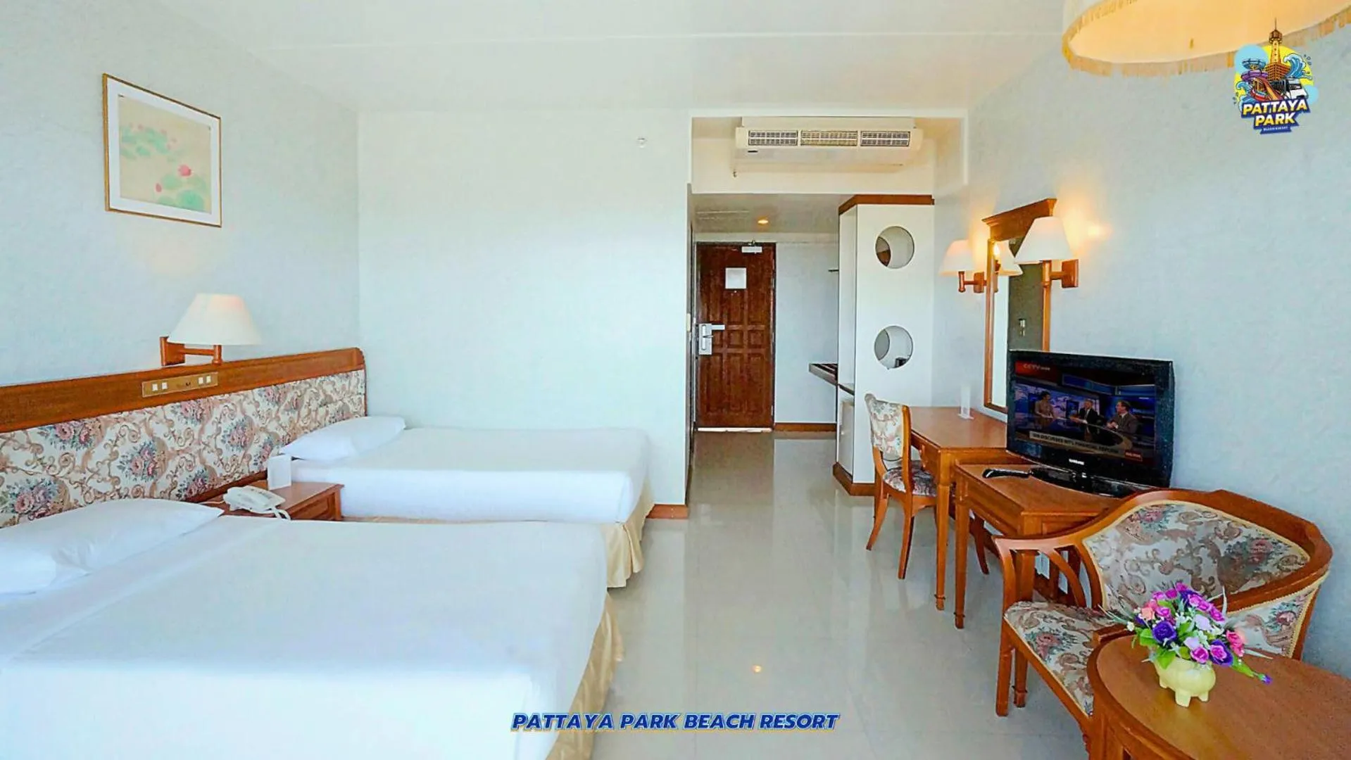Bed in Pattaya Park Beach Resort