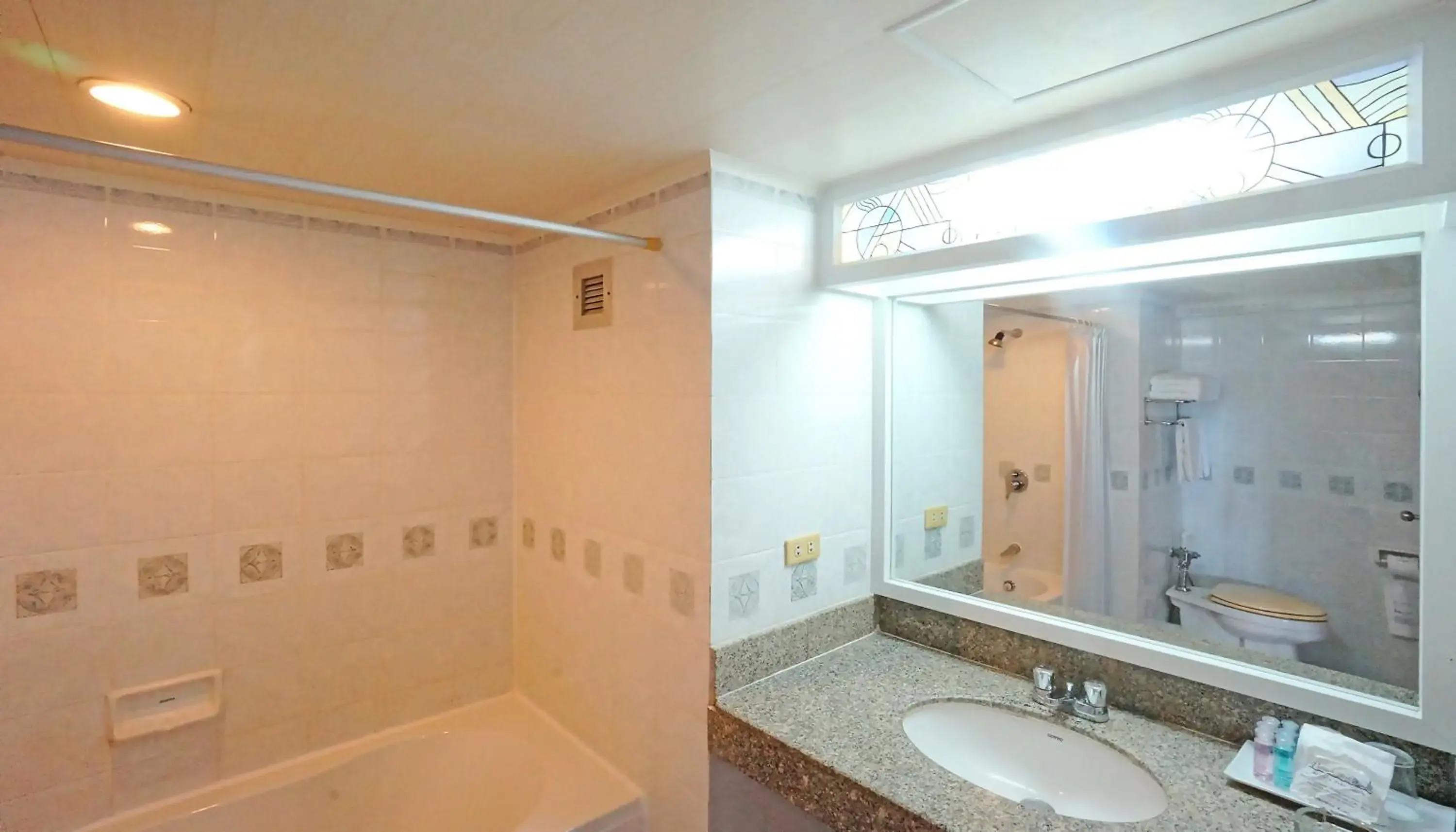 Bathroom in Pattaya Park Beach Resort (SHA Extra Plus)