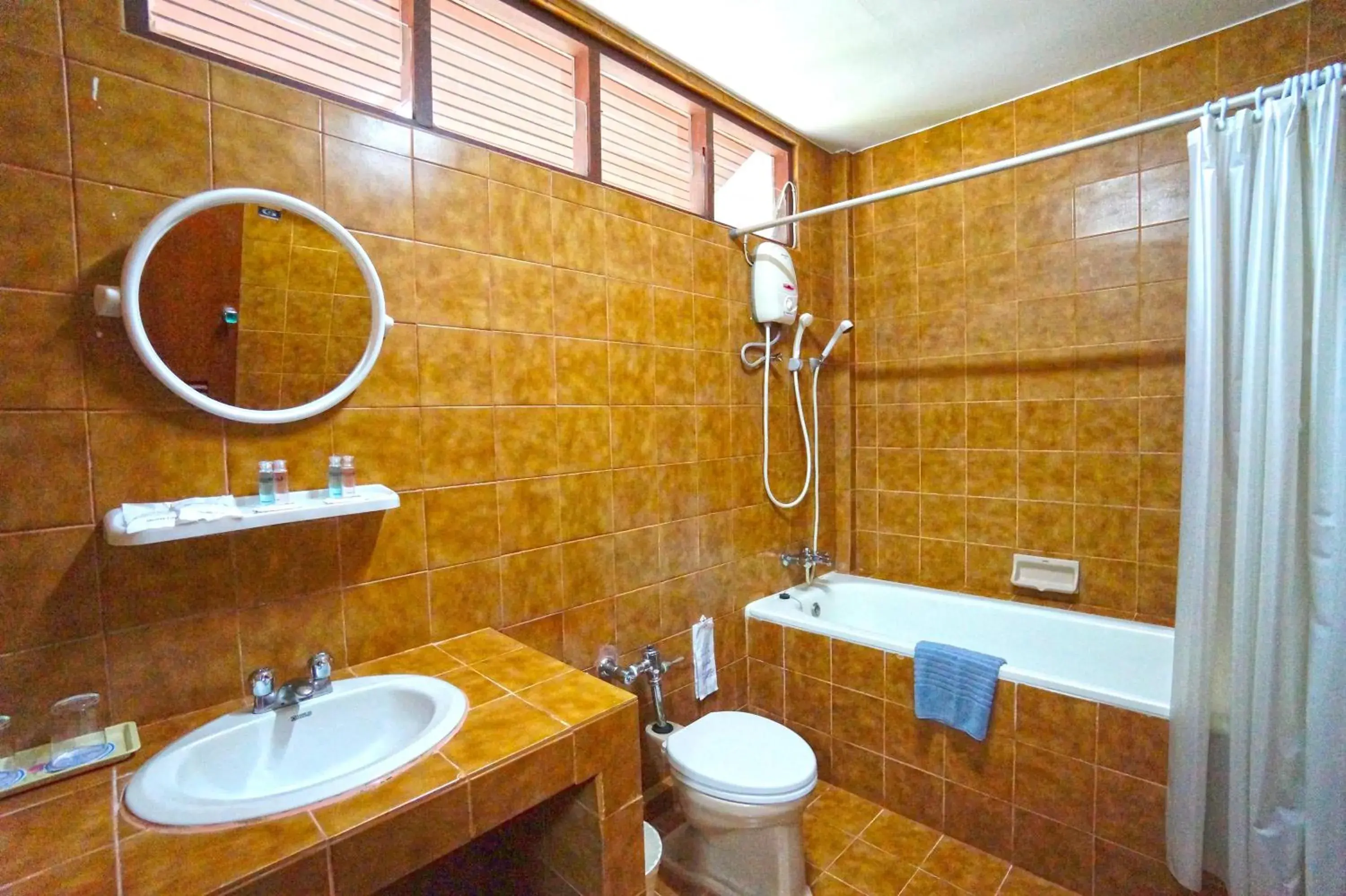 Bathroom in Pattaya Park Beach Resort (SHA Extra Plus)