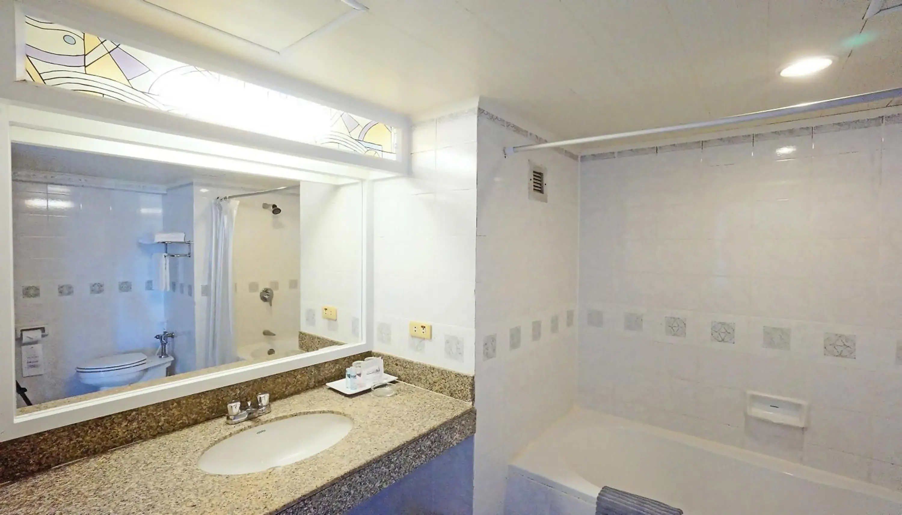 Bathroom in Pattaya Park Beach Resort (SHA Extra Plus)