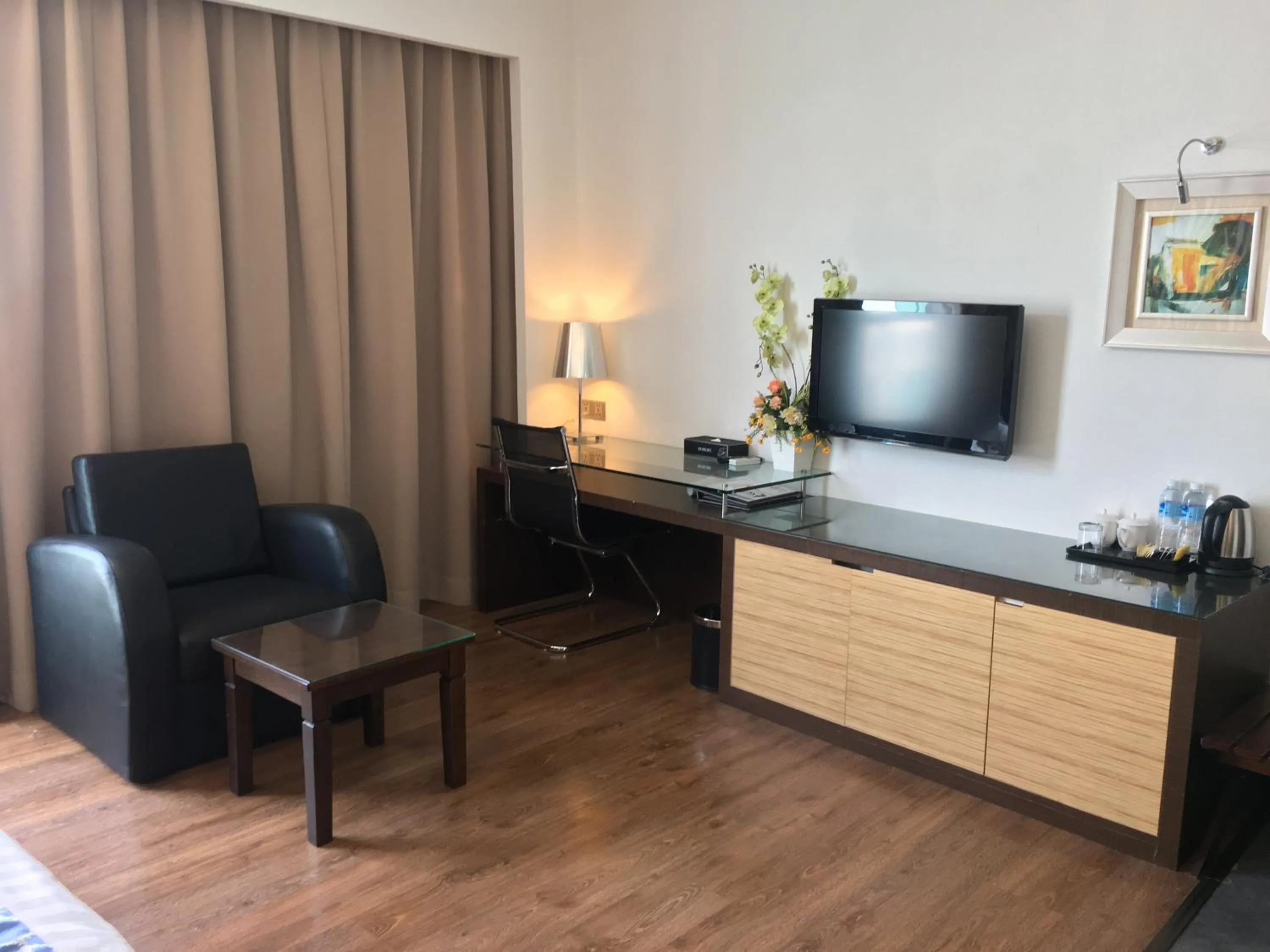 Photo of the whole room in New World Express Motel