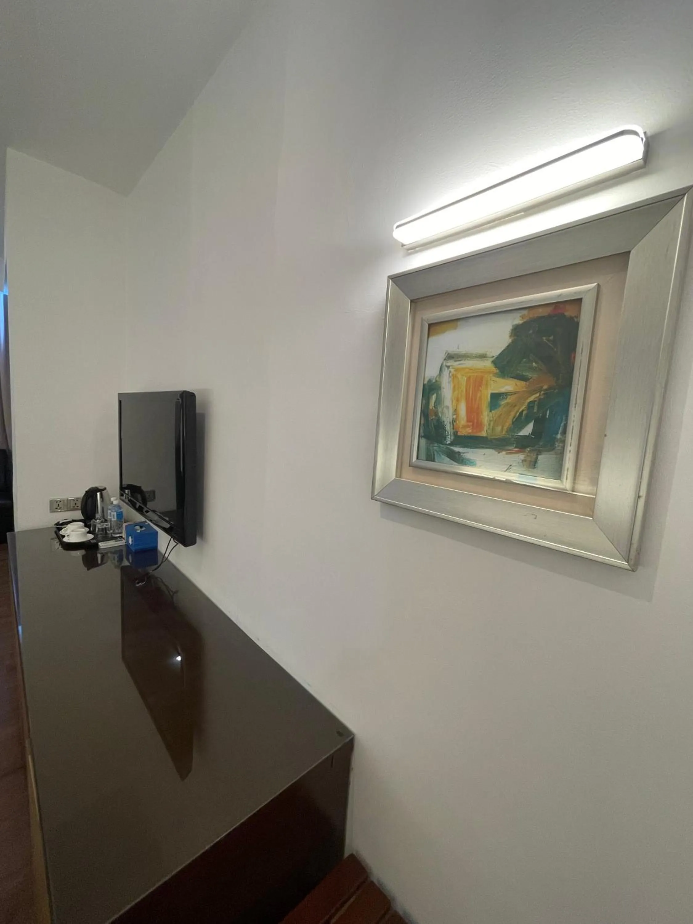 Decorative detail in New World Express Motel